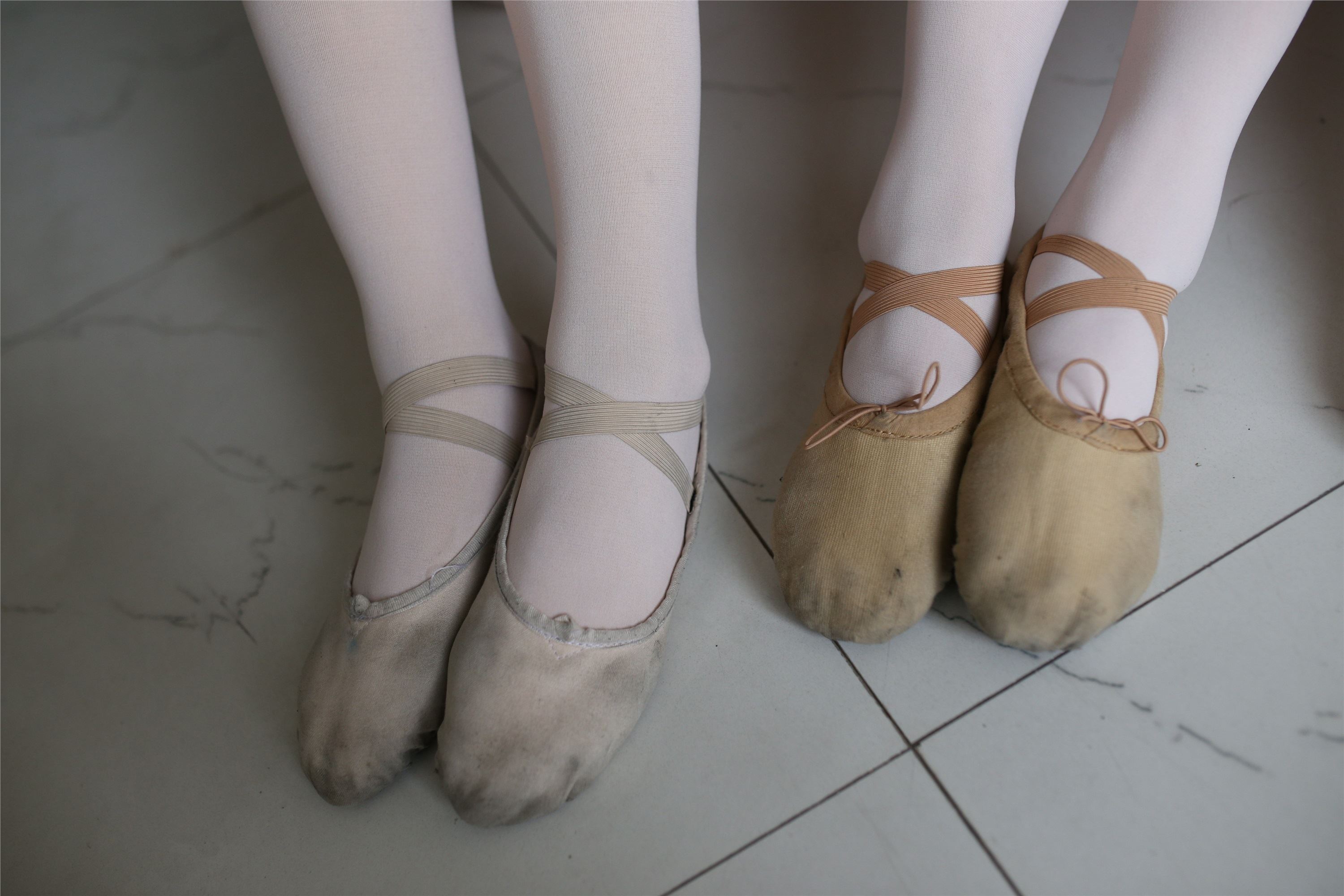 大西瓜美女图片 W016 舞蹈家6-红衣三姐妹220p2