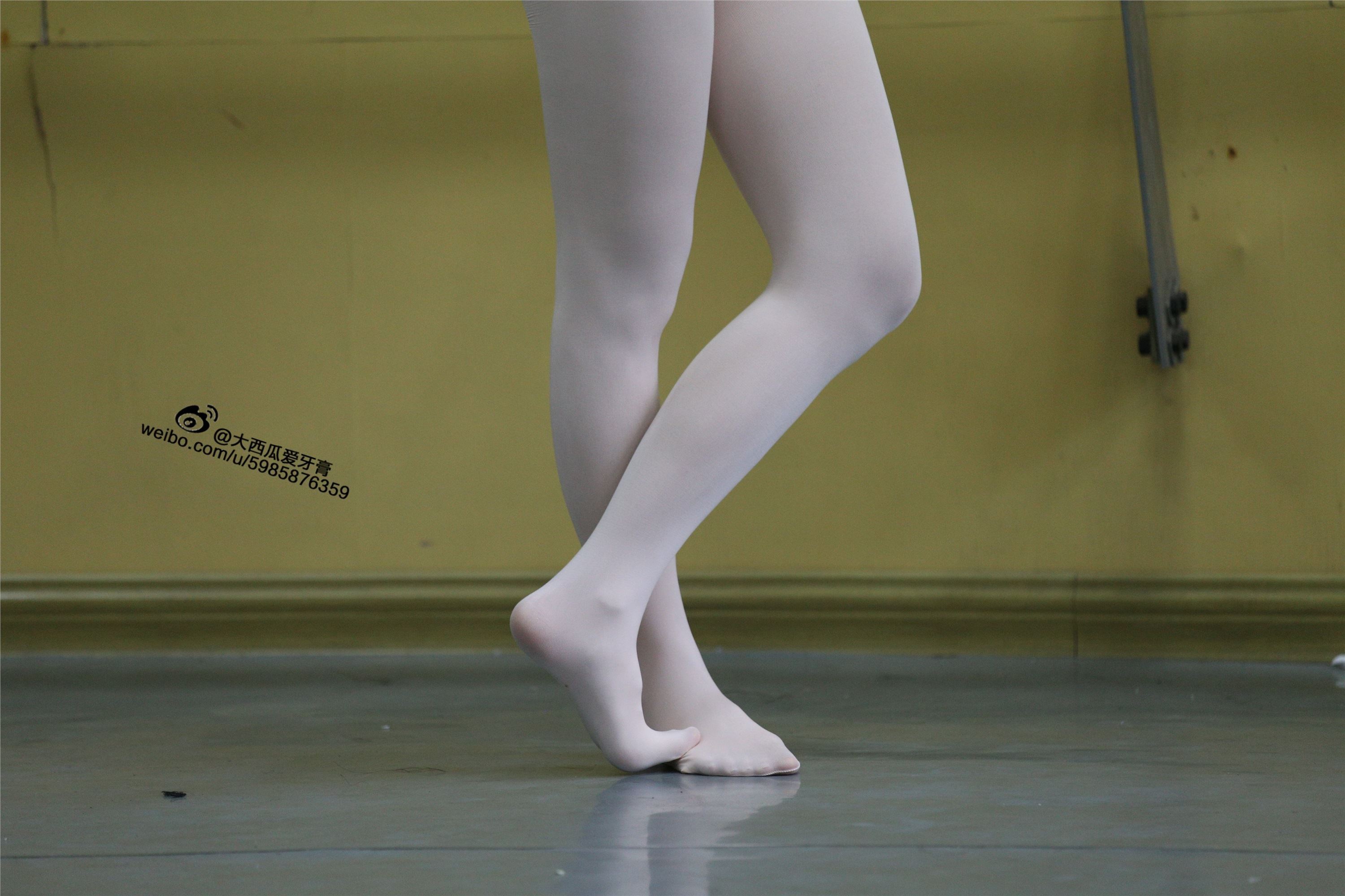 大西瓜美女图片 W017 舞蹈家7-红绿蓝三姐妹291p2