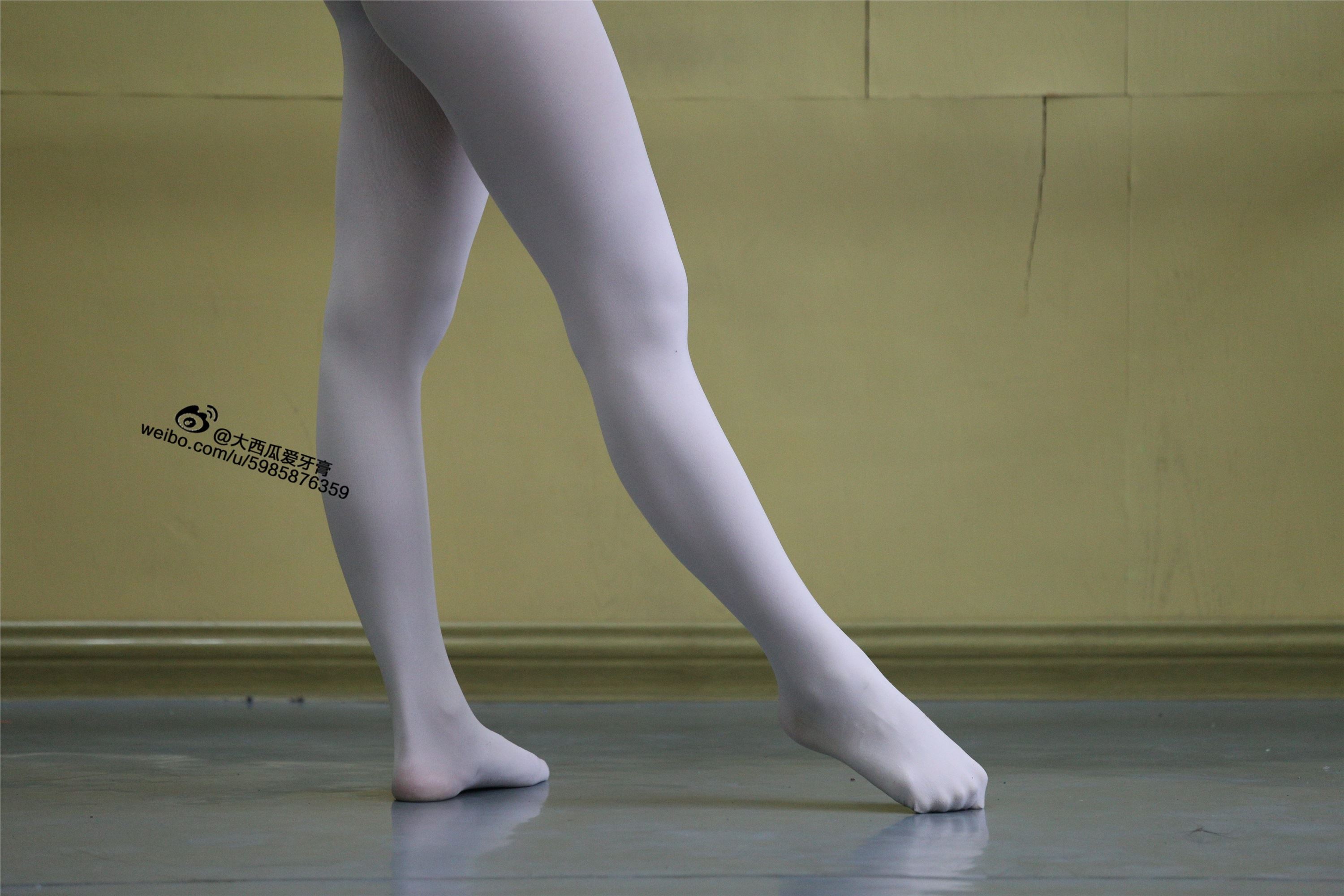 大西瓜美女图片 W017 舞蹈家7-红绿蓝三姐妹291p2