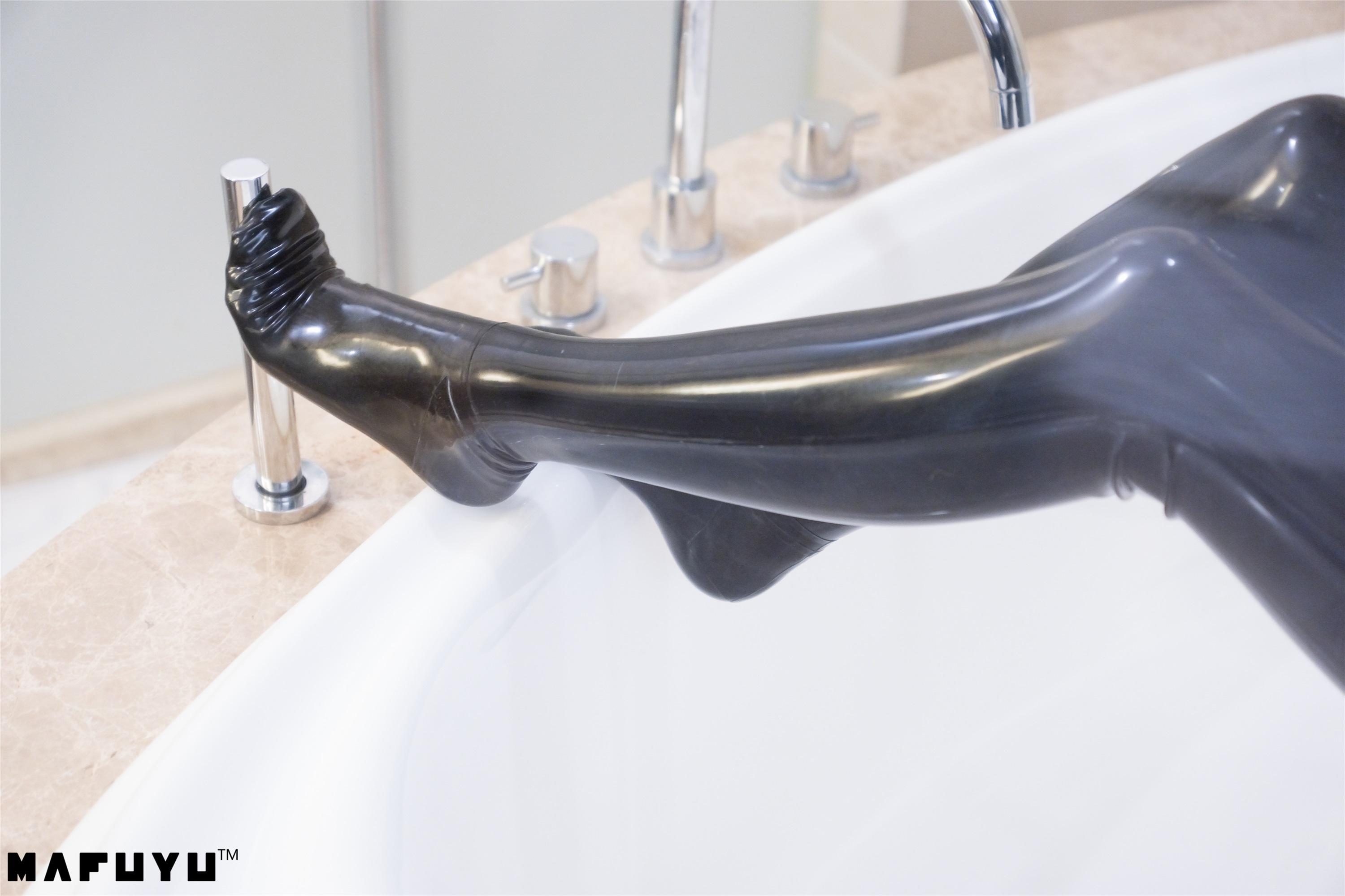 神楽坂真冬套图 - 胶袜系列