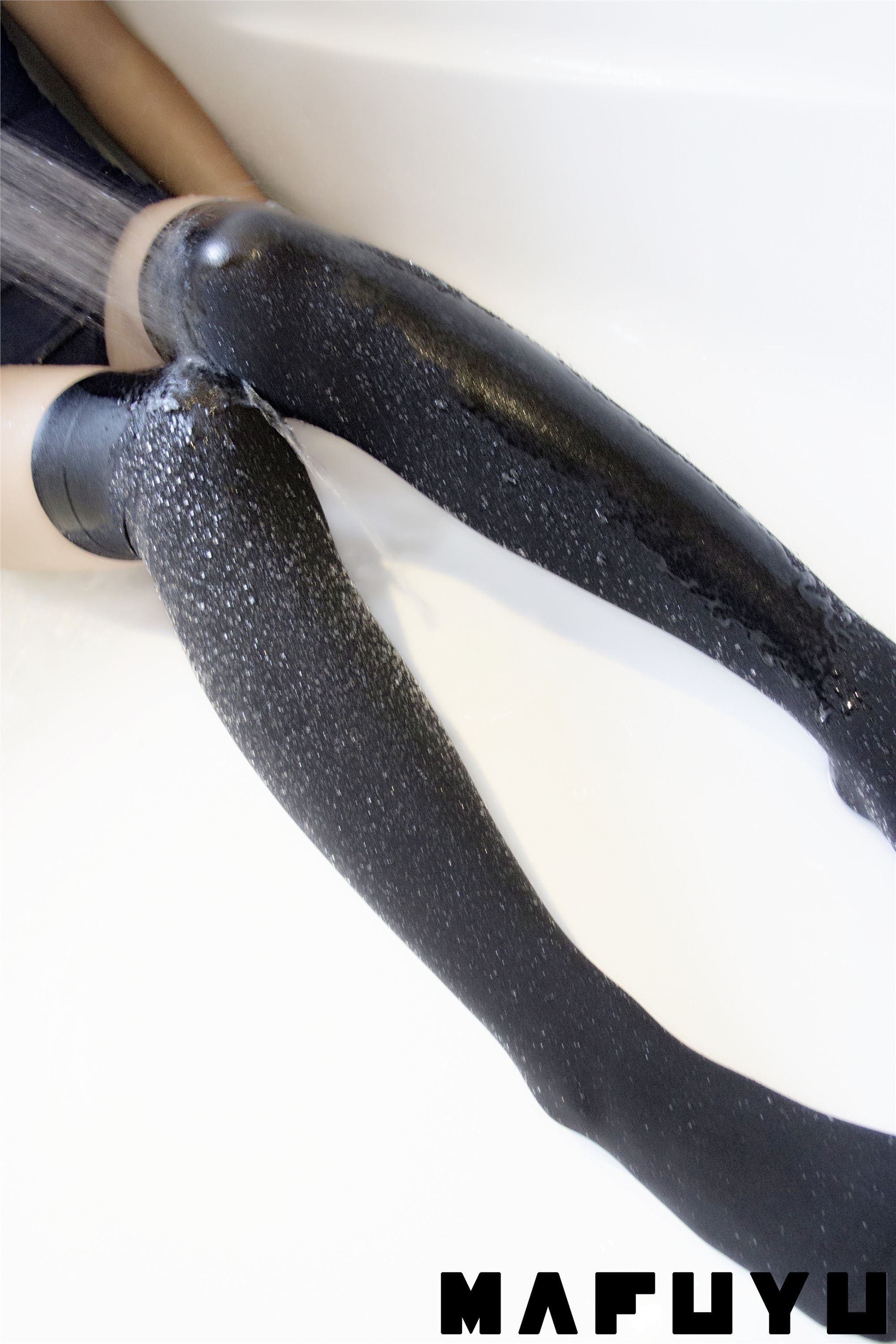 神楽坂真冬套图 - 蓝白死库水重置