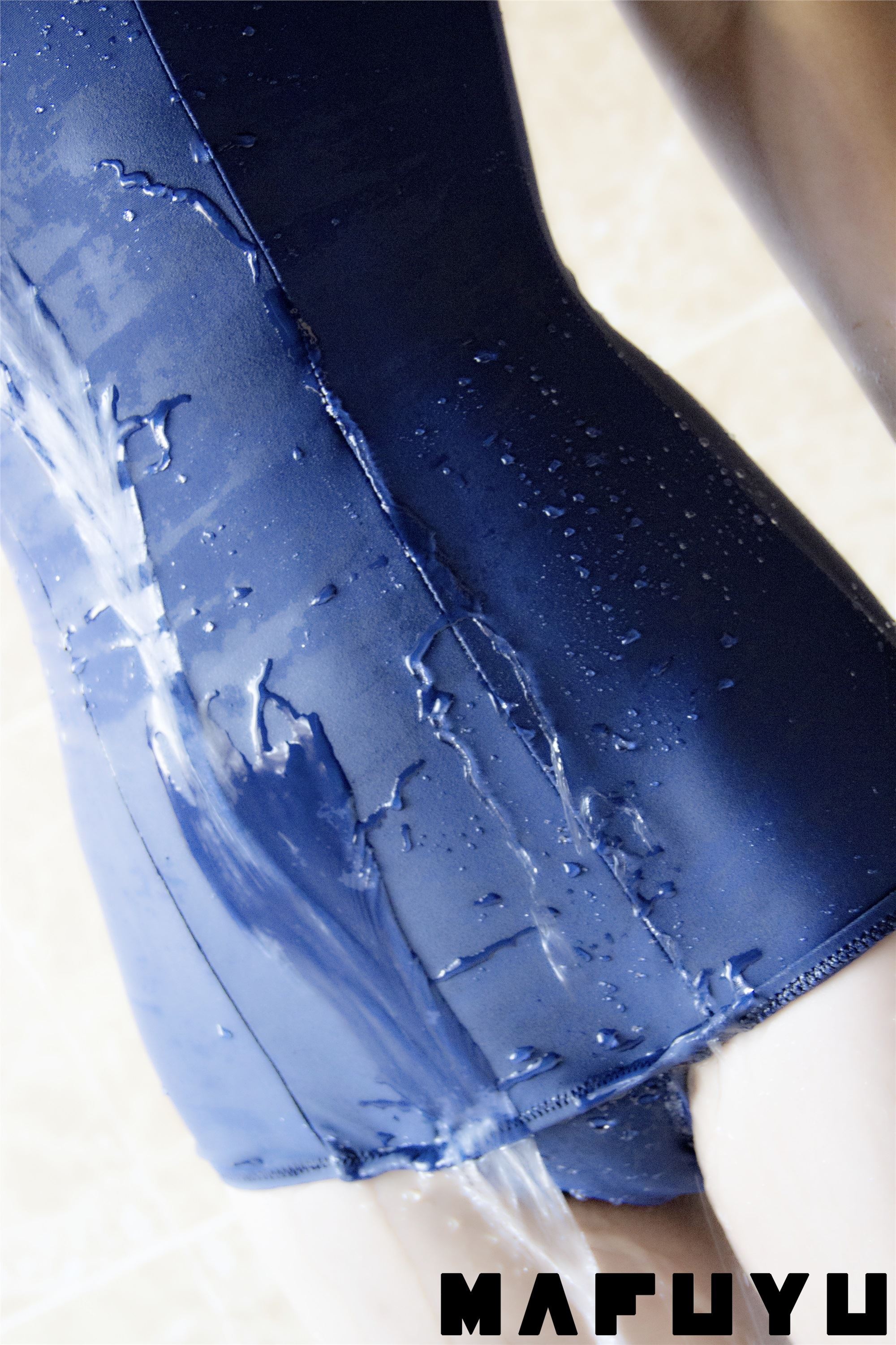 神楽坂真冬套图 - 蓝白死库水重置