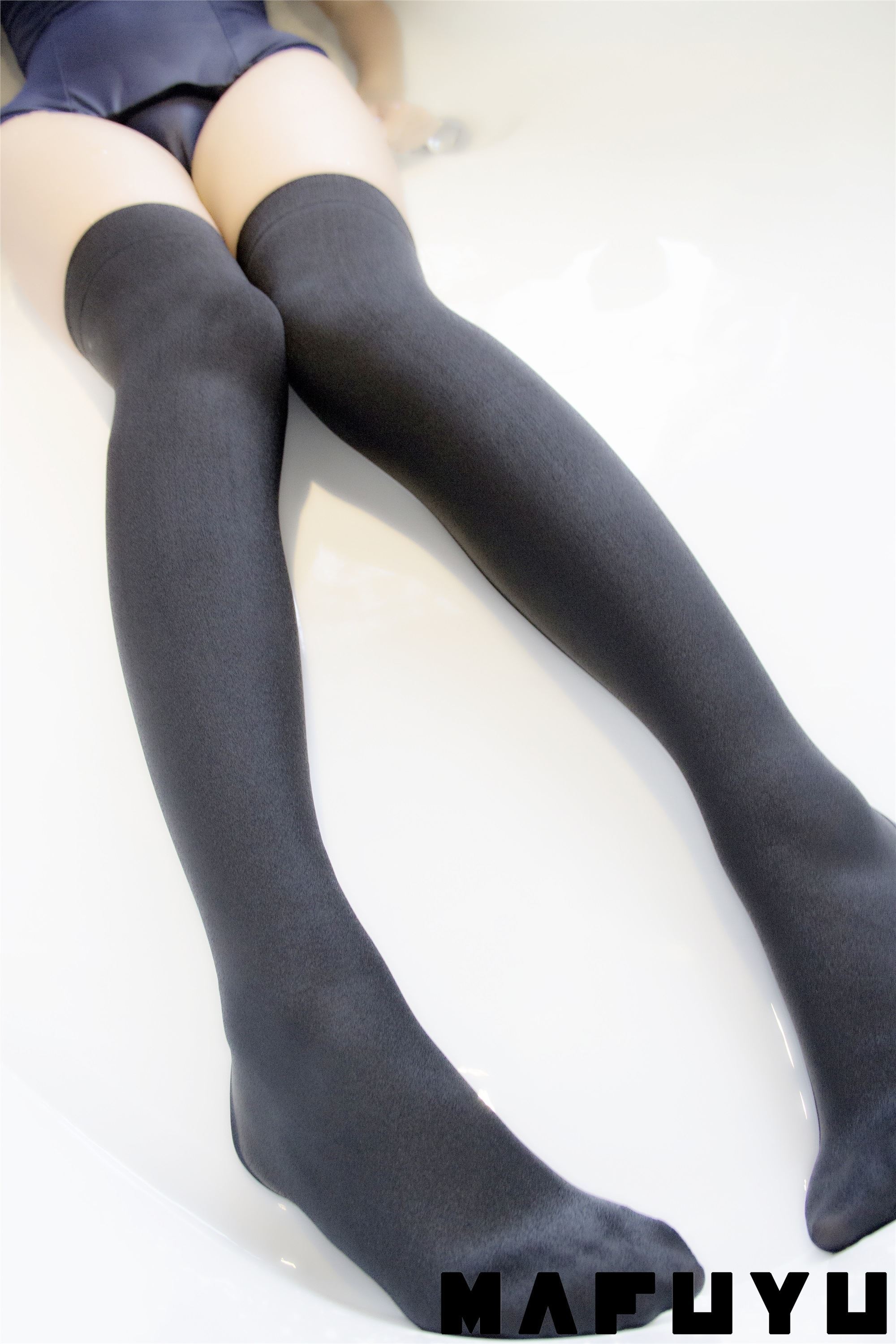 神楽坂真冬套图 - 蓝白死库水重置