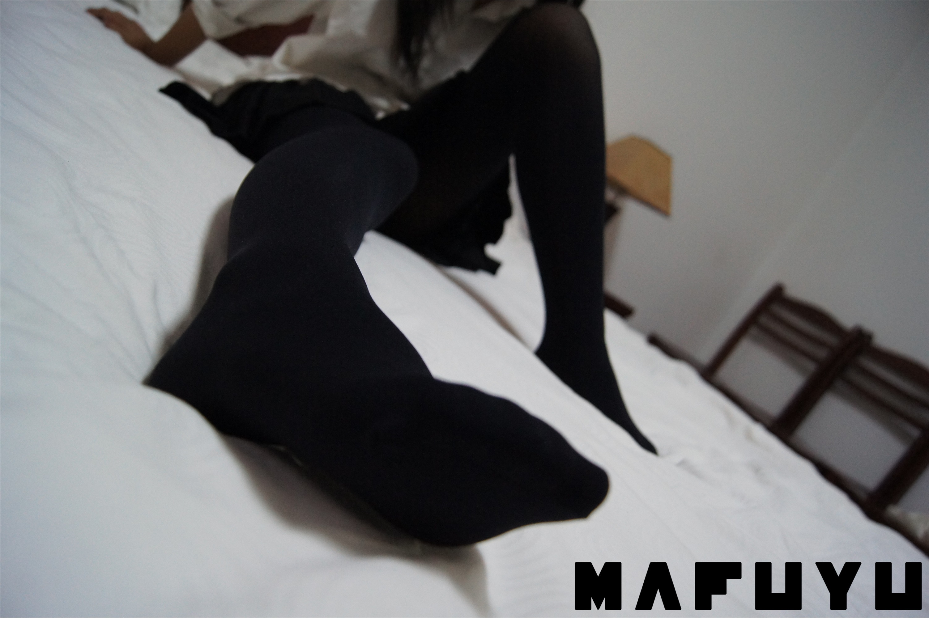 神楽坂真冬套图 - 黑色衬衫