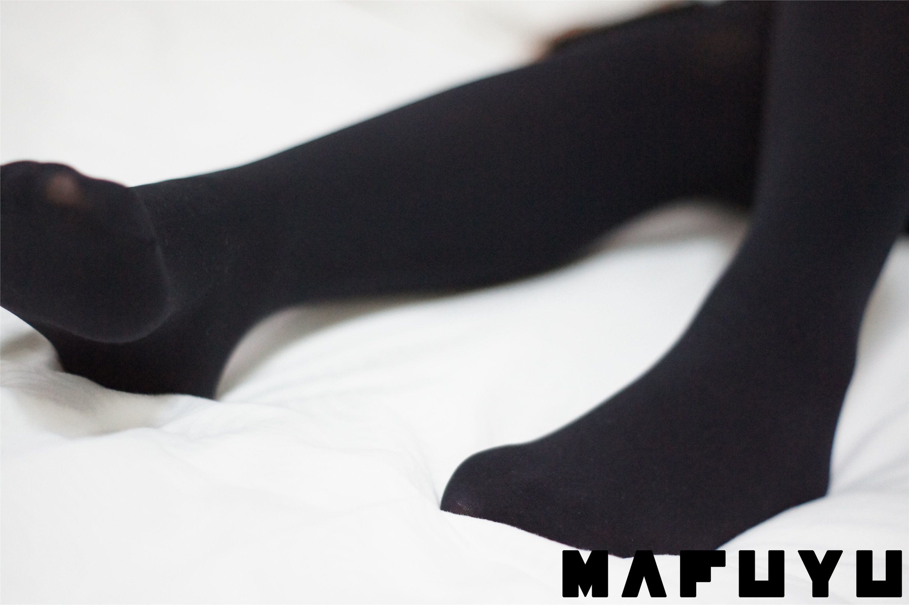 神楽坂真冬套图 - 黑色衬衫