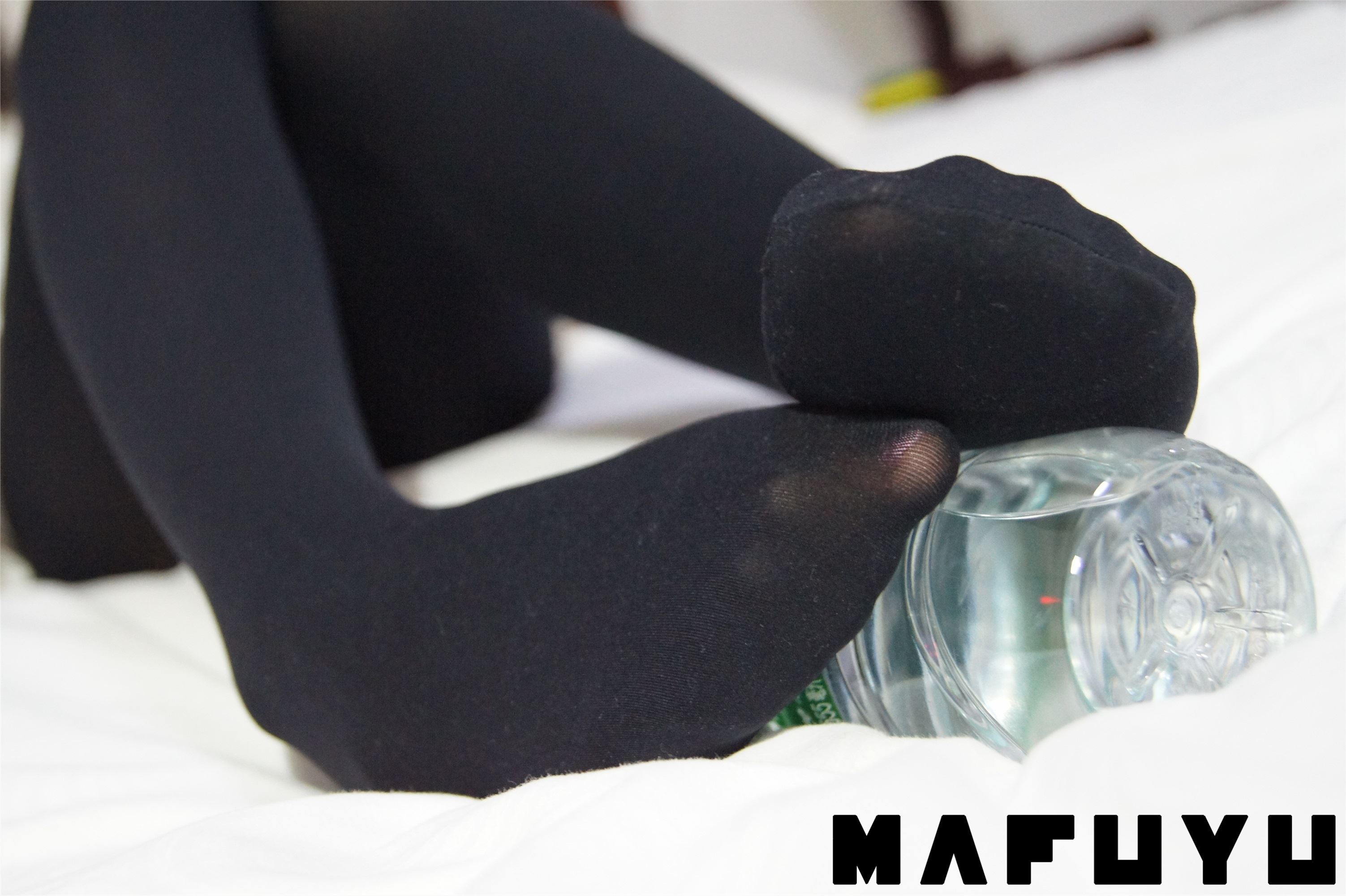 神楽坂真冬套图 - 黑色衬衫