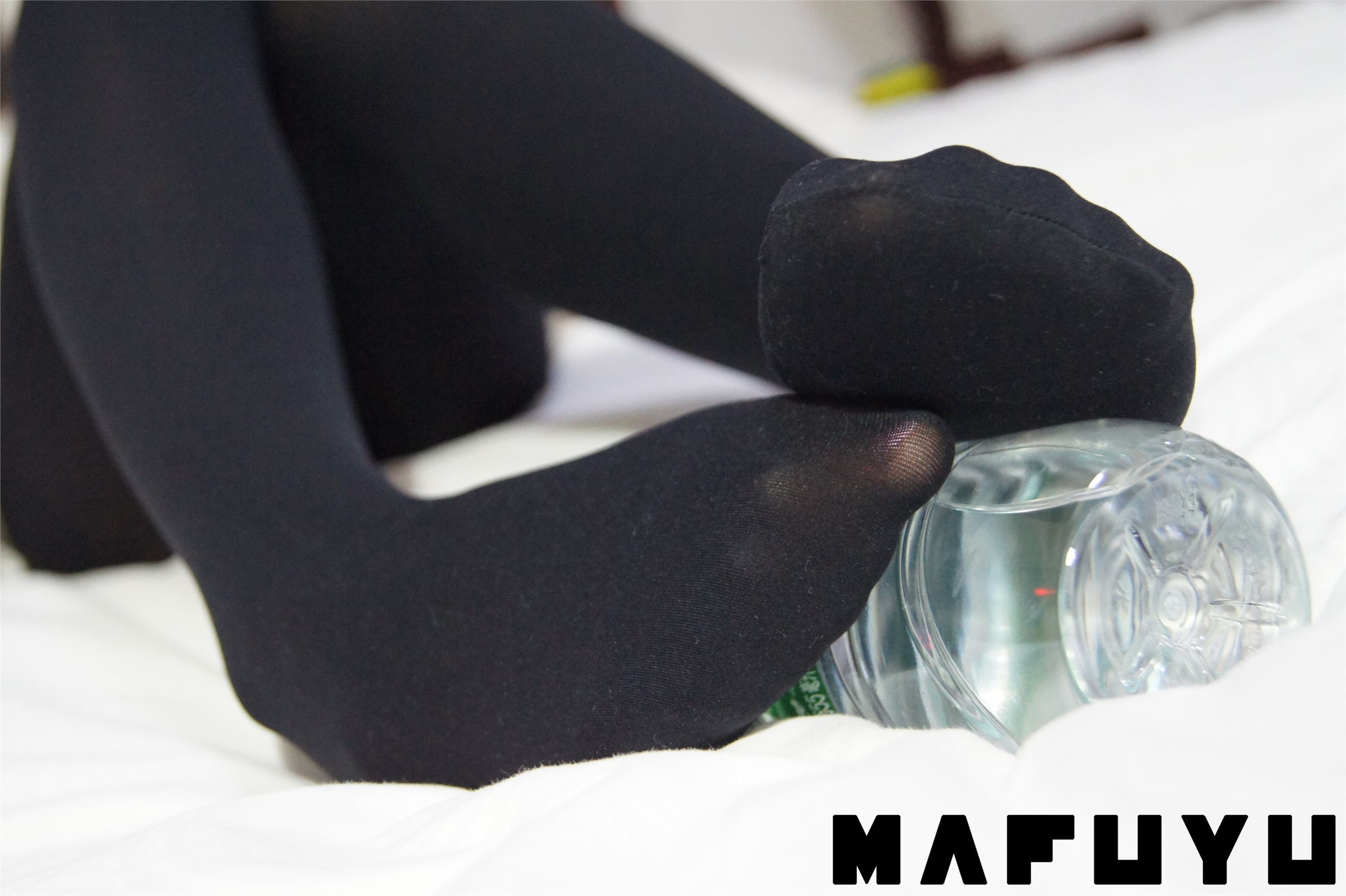 神楽坂真冬套图 - 黑色衬衫