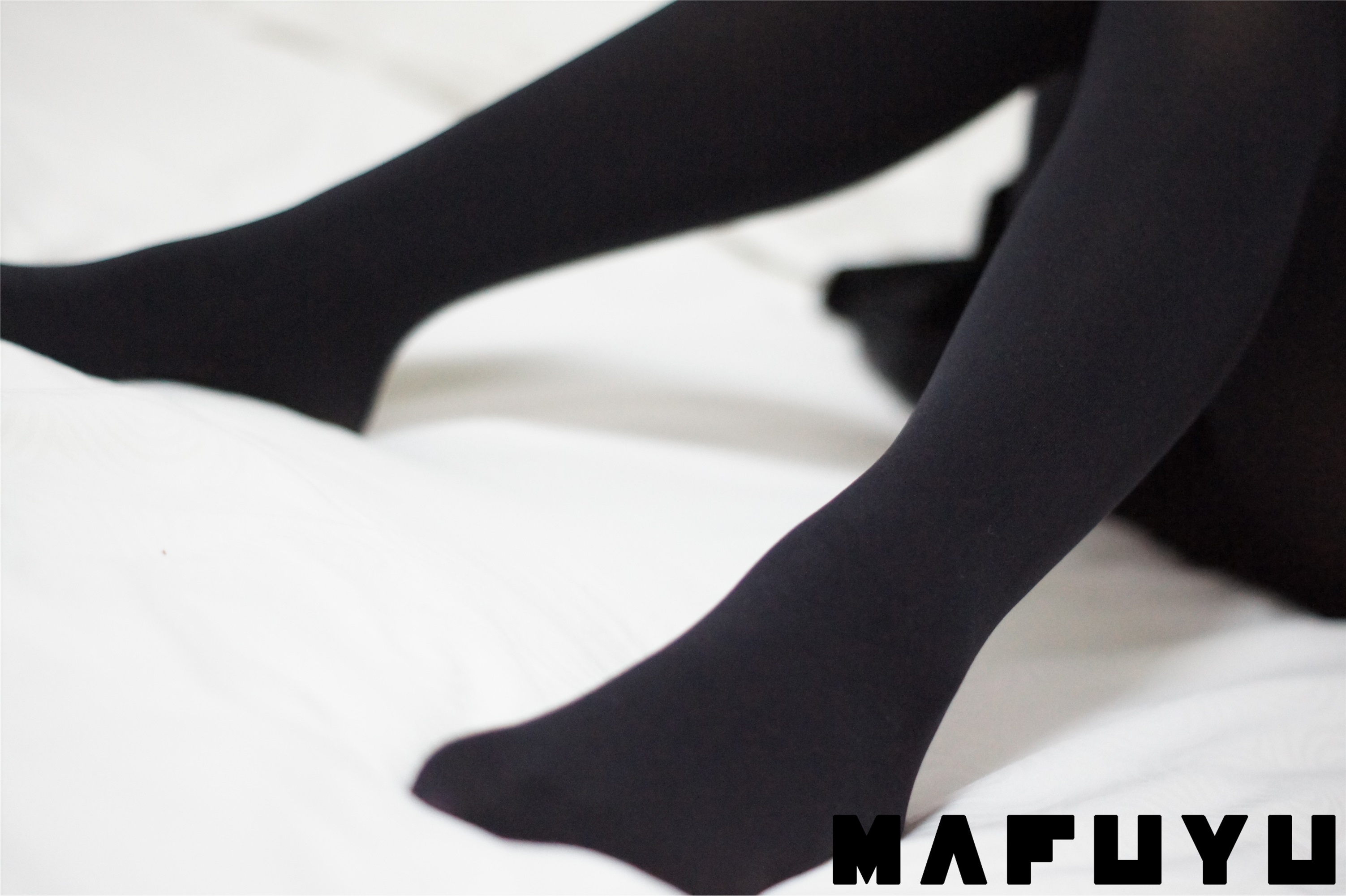 神楽坂真冬套图 - 黑色衬衫