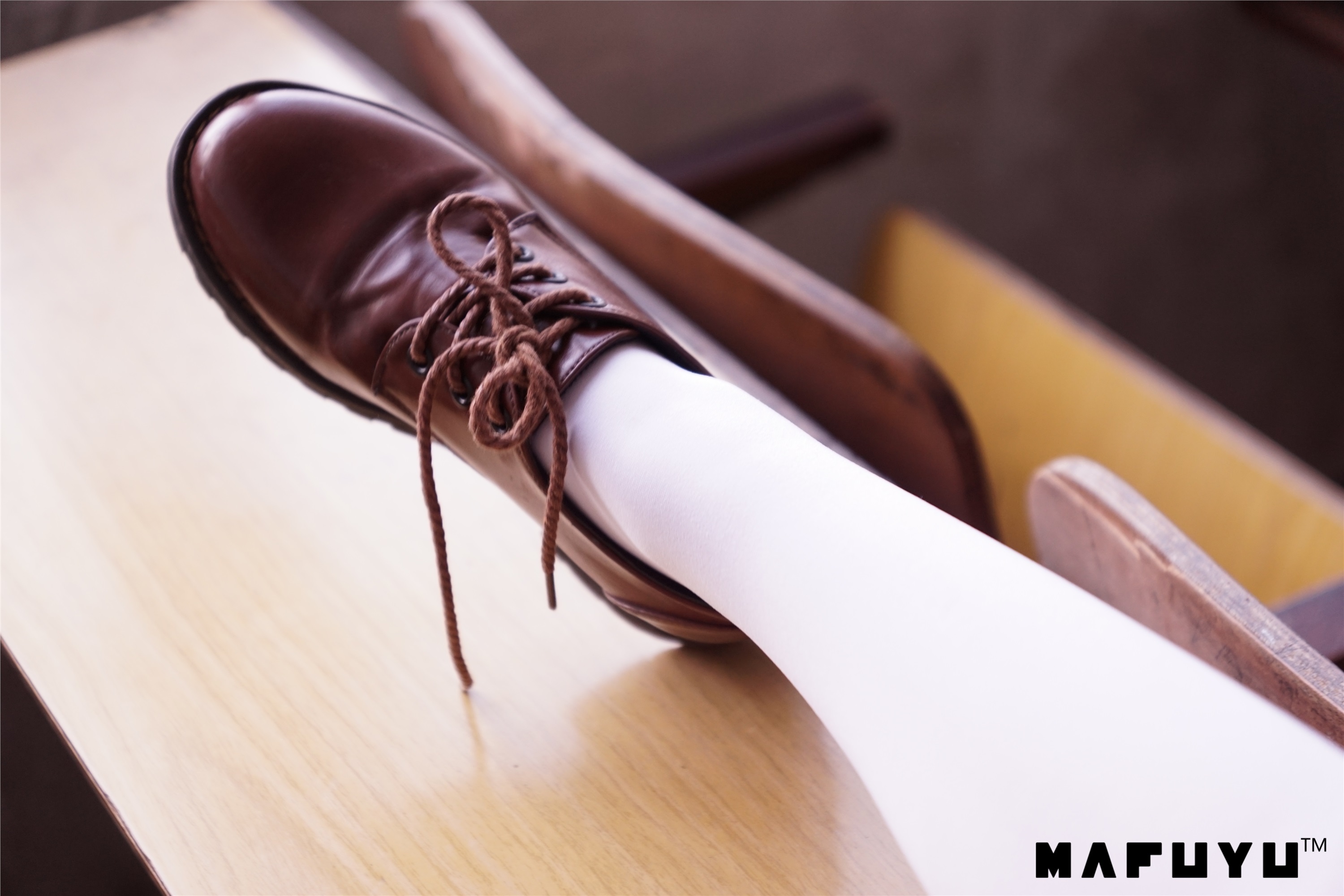 神楽坂真冬视频 - 红JK白过膝系列