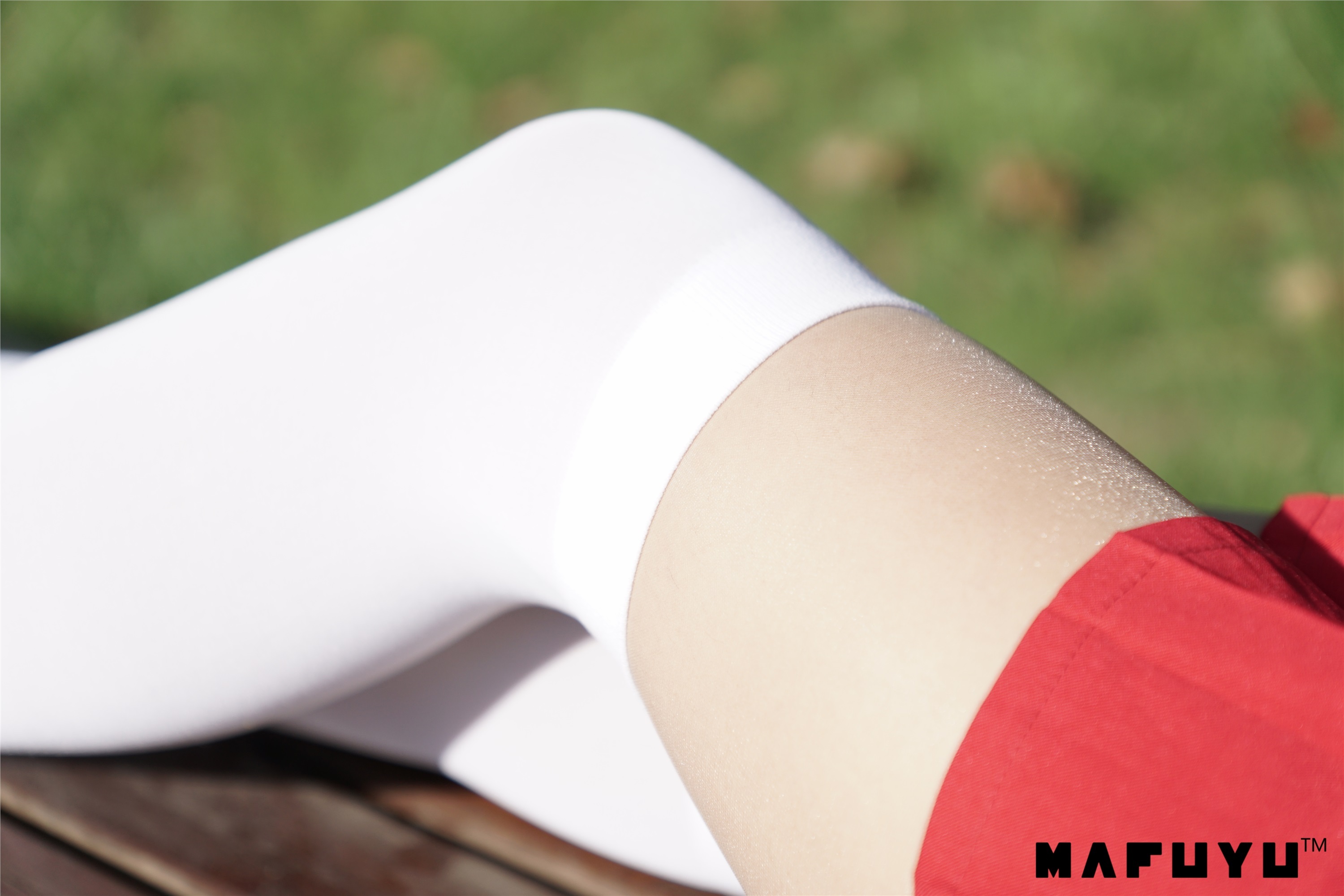 神楽坂真冬视频 - 红JK白过膝系列