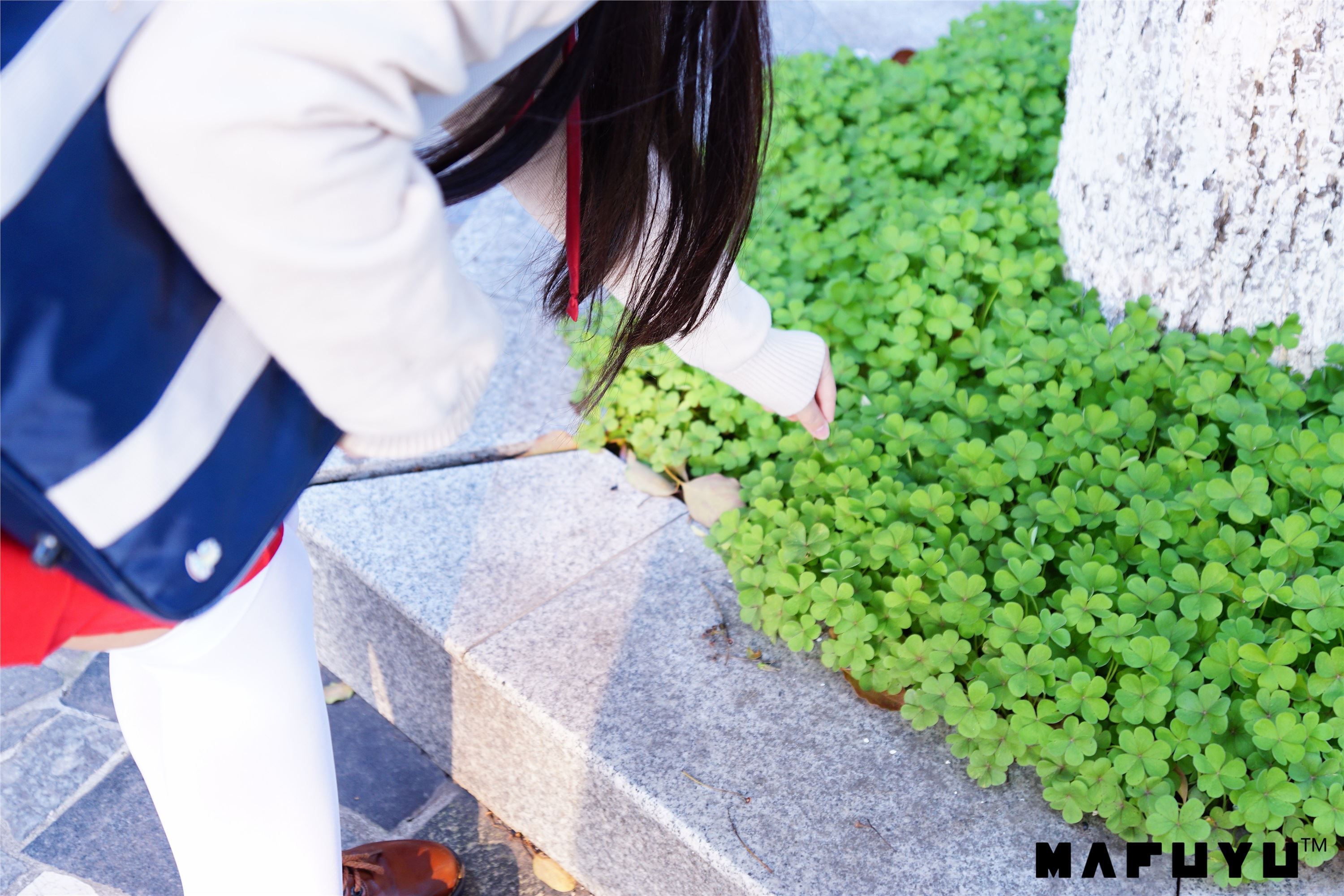 神楽坂真冬视频 - 红JK白过膝系列