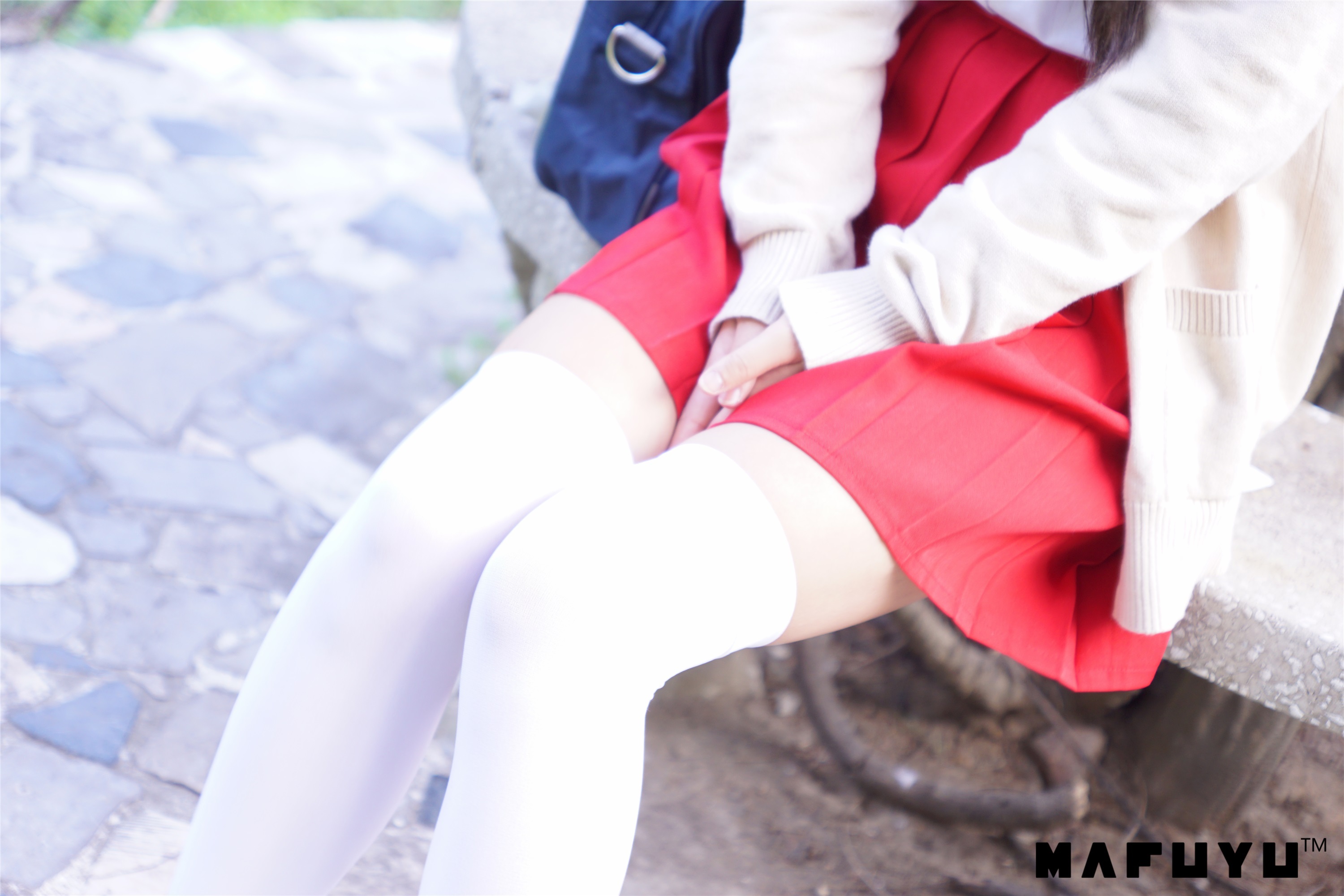 神楽坂真冬视频 - 红JK白过膝系列