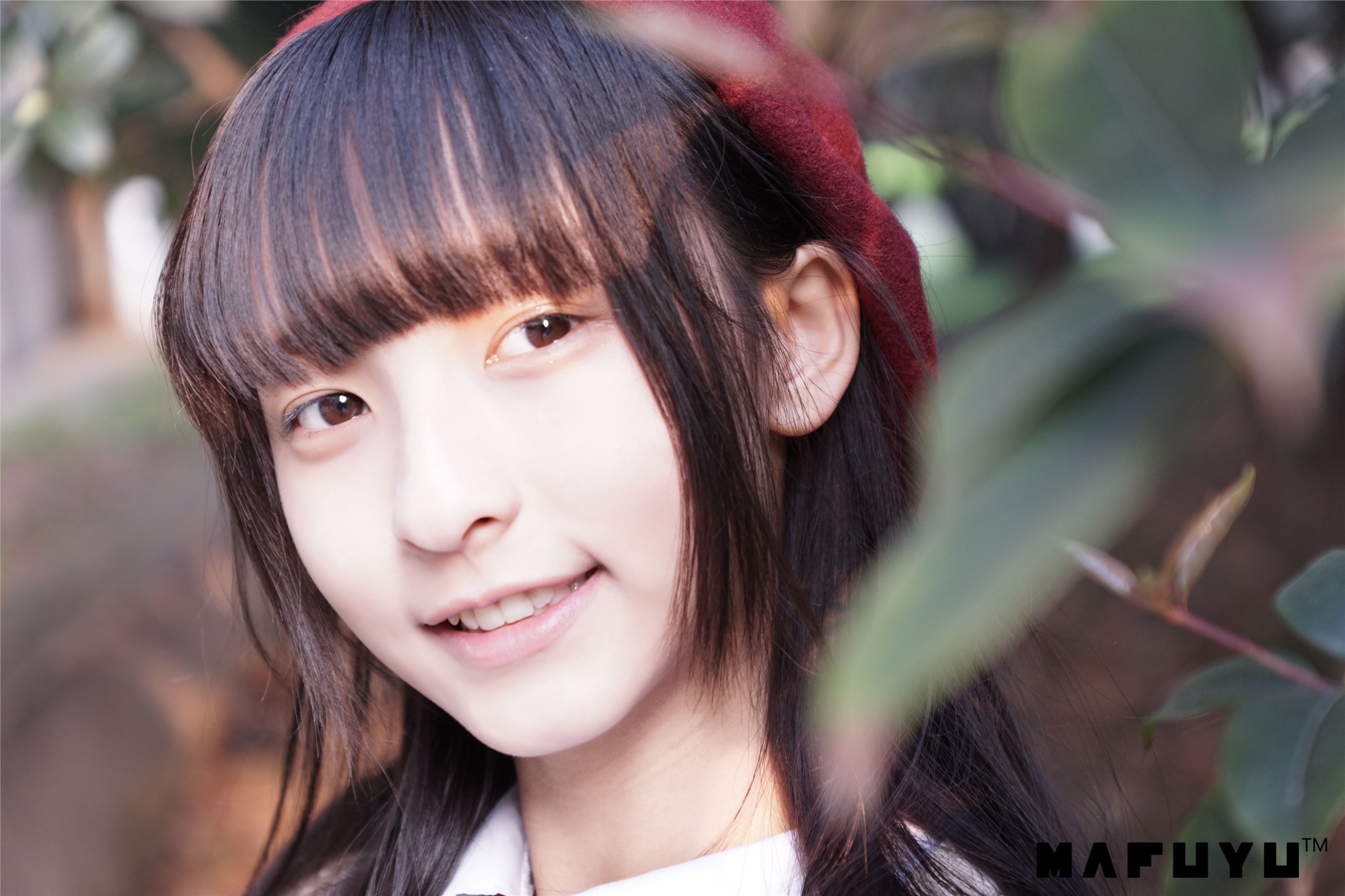 神楽坂真冬视频 - 红JK白过膝系列