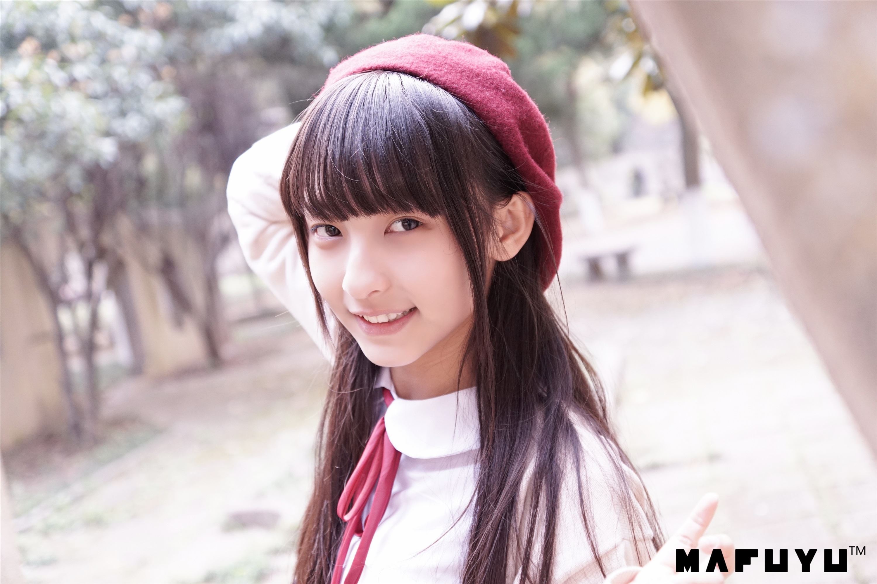 神楽坂真冬视频 - 红JK白过膝系列