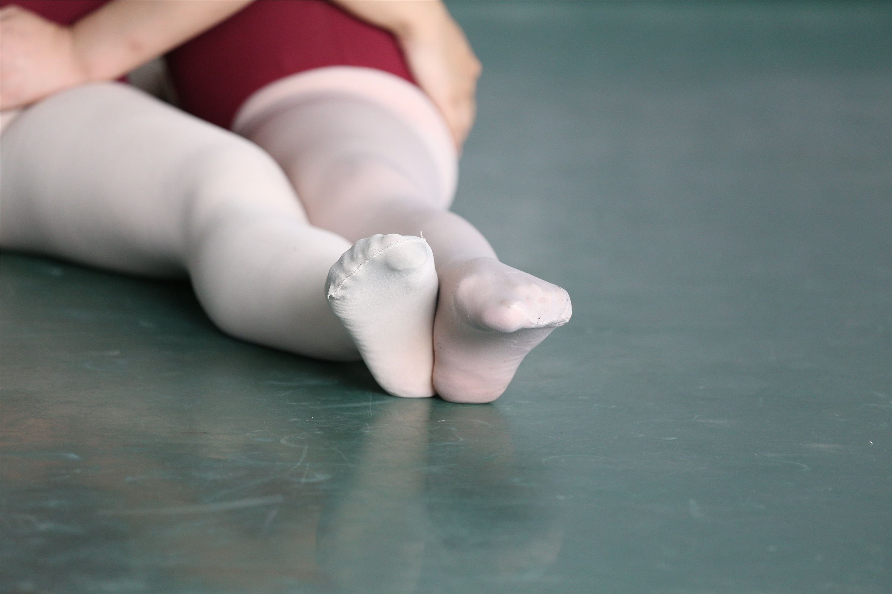 大西瓜美女图片 W019 舞蹈家9-双红衣少女590p3