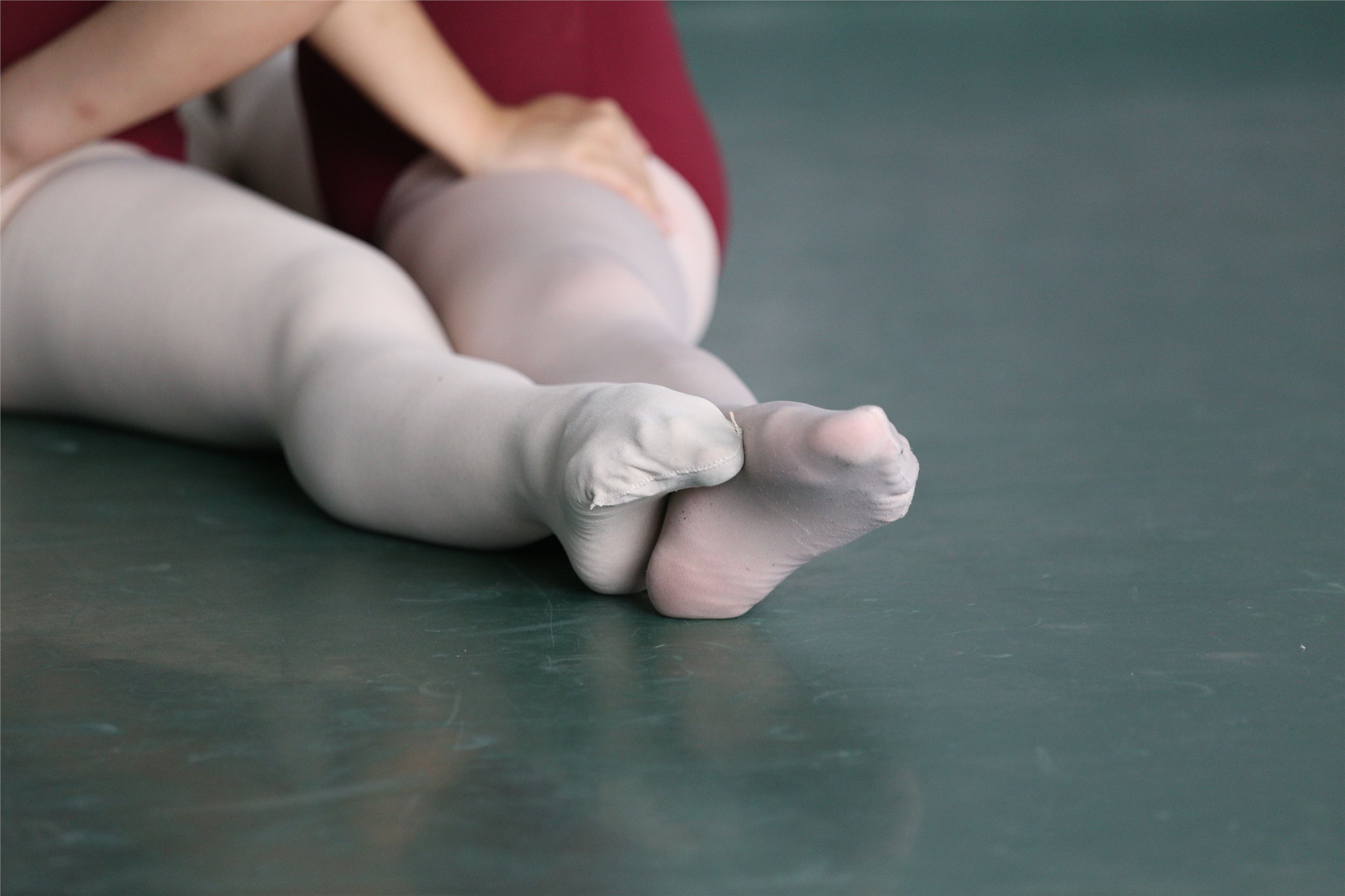 大西瓜美女图片 W019 舞蹈家9-双红衣少女590p3