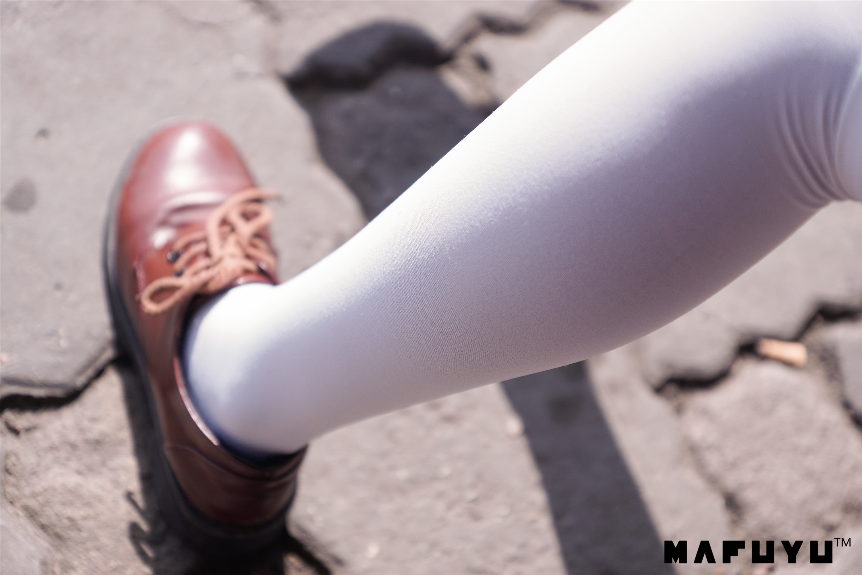 神楽坂真冬套图 - 少女と自然と白い靴下