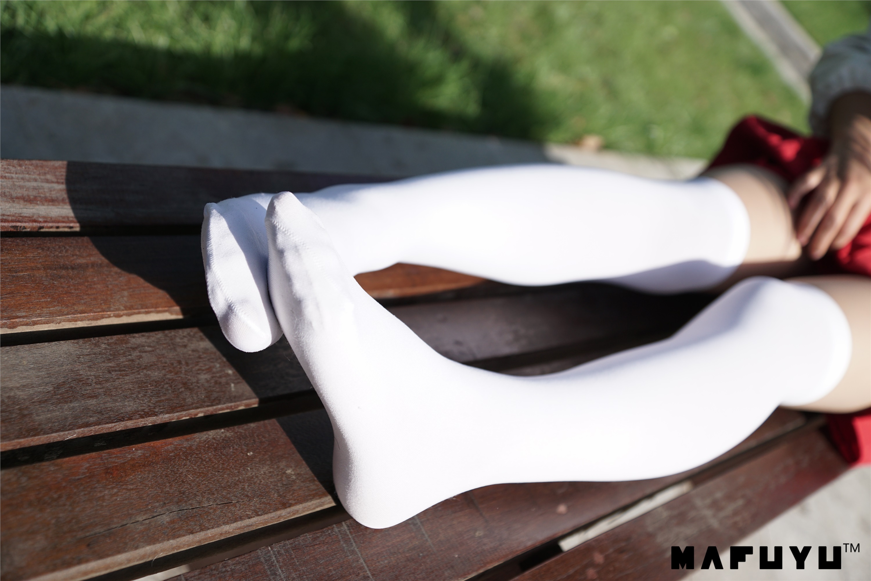 神楽坂真冬套图 - 少女と自然と白い靴下