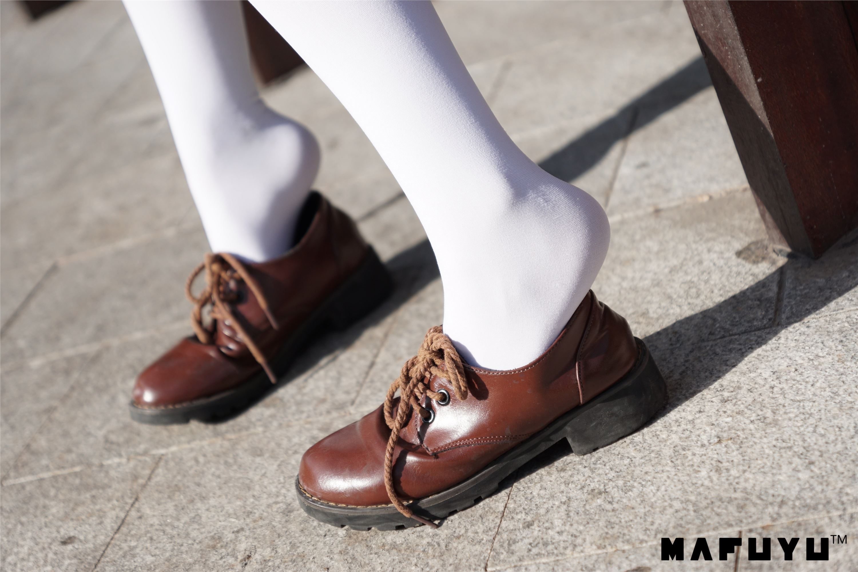 神楽坂真冬套图 - 少女と自然と白い靴下