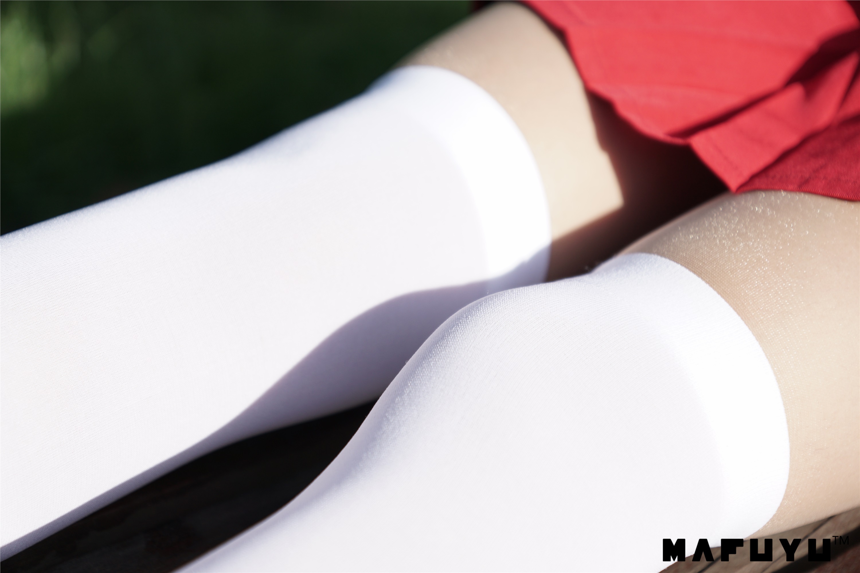 神楽坂真冬套图 - 少女と自然と白い靴下