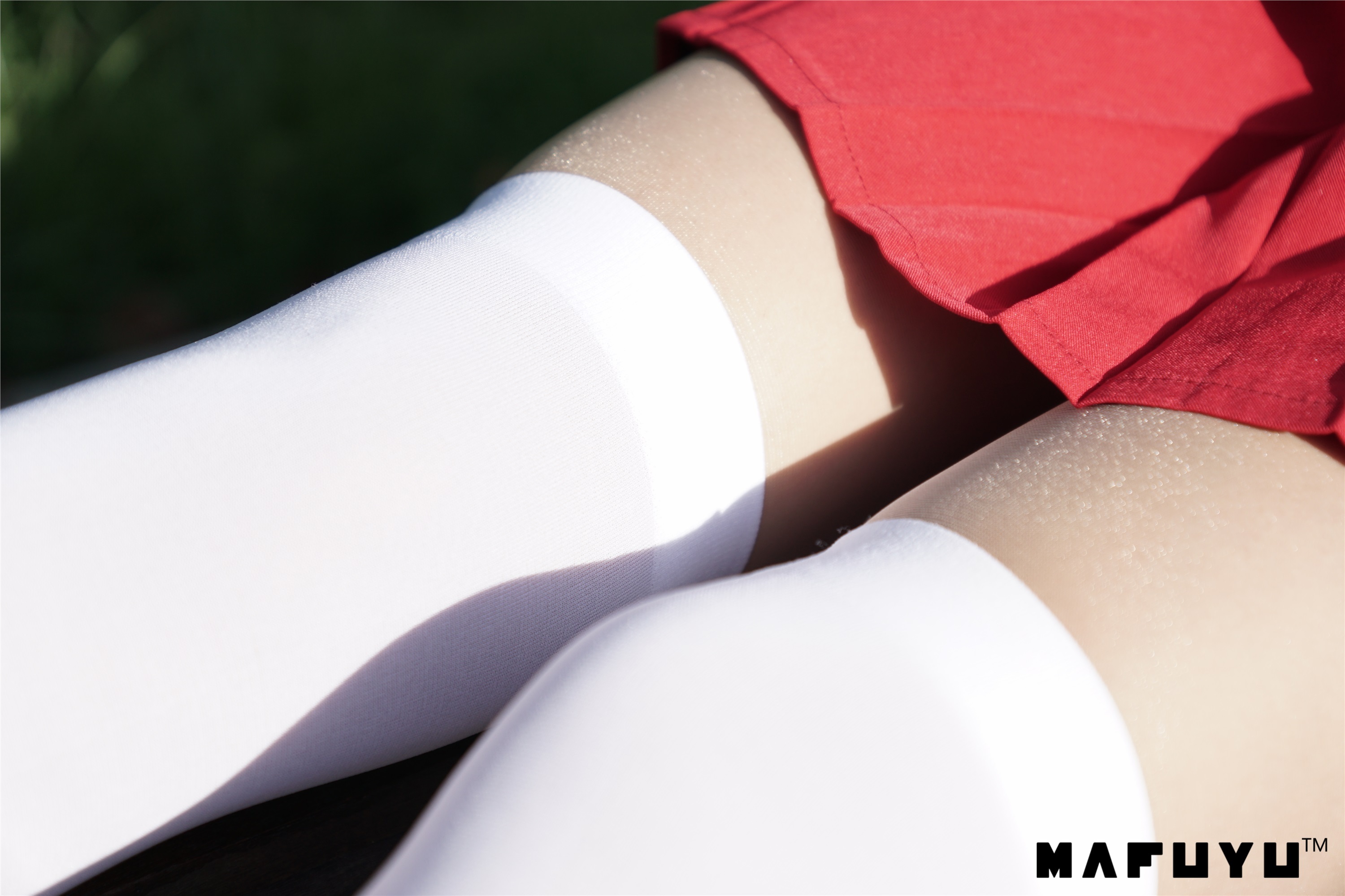 神楽坂真冬套图 - 少女と自然と白い靴下