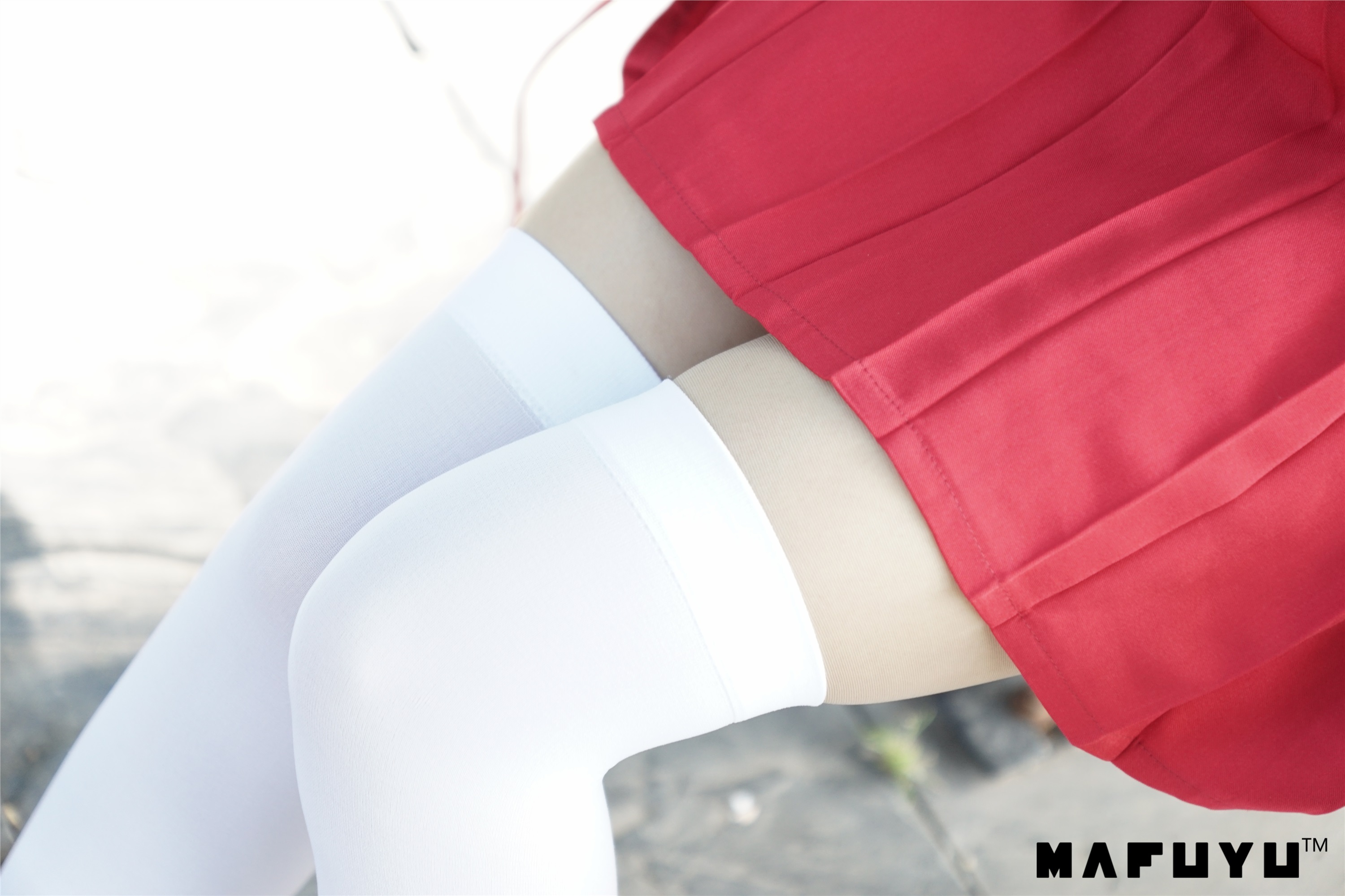 神楽坂真冬套图 - 少女と自然と白い靴下