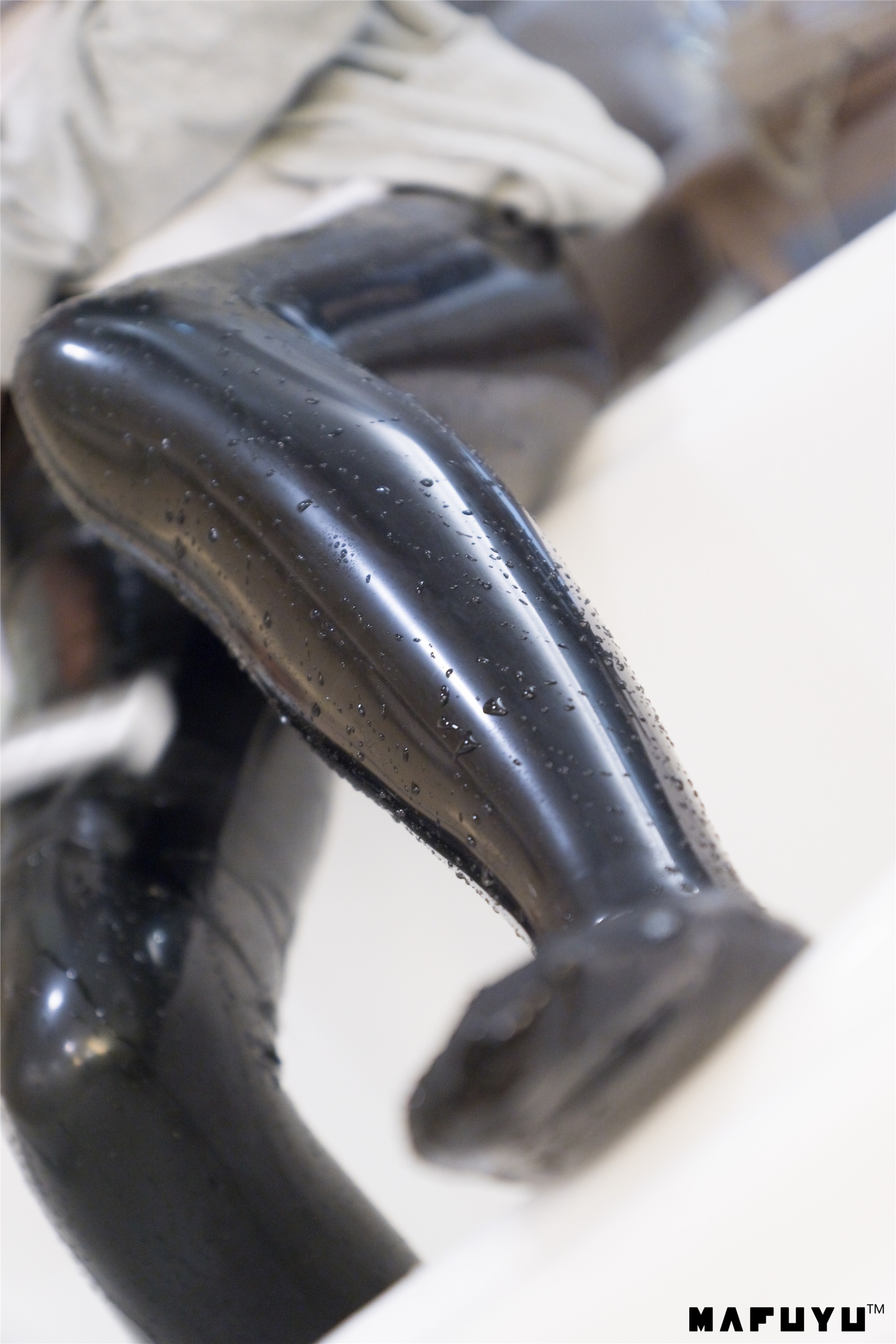 神楽坂真冬套图 - 胶袜系列