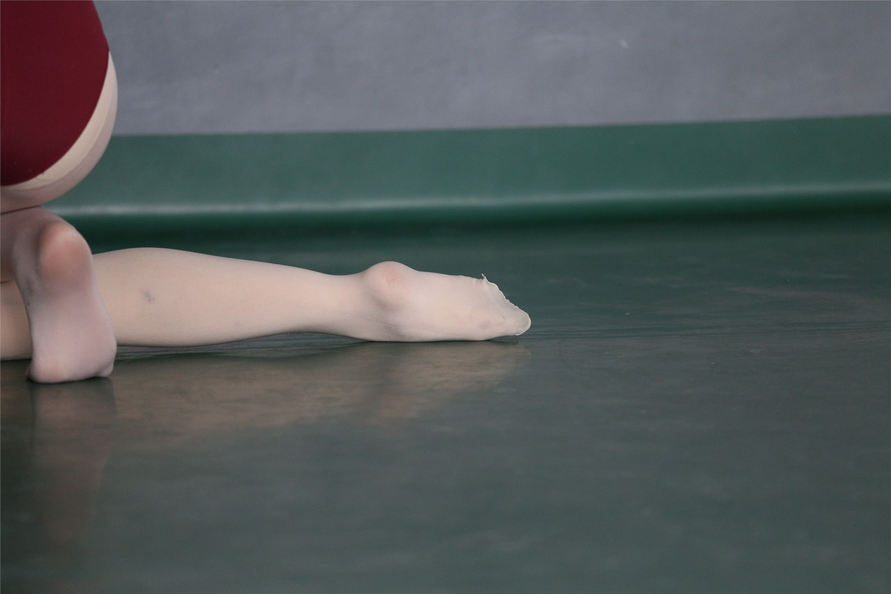 大西瓜美女图片 W019 舞蹈家9-双红衣少女590p2