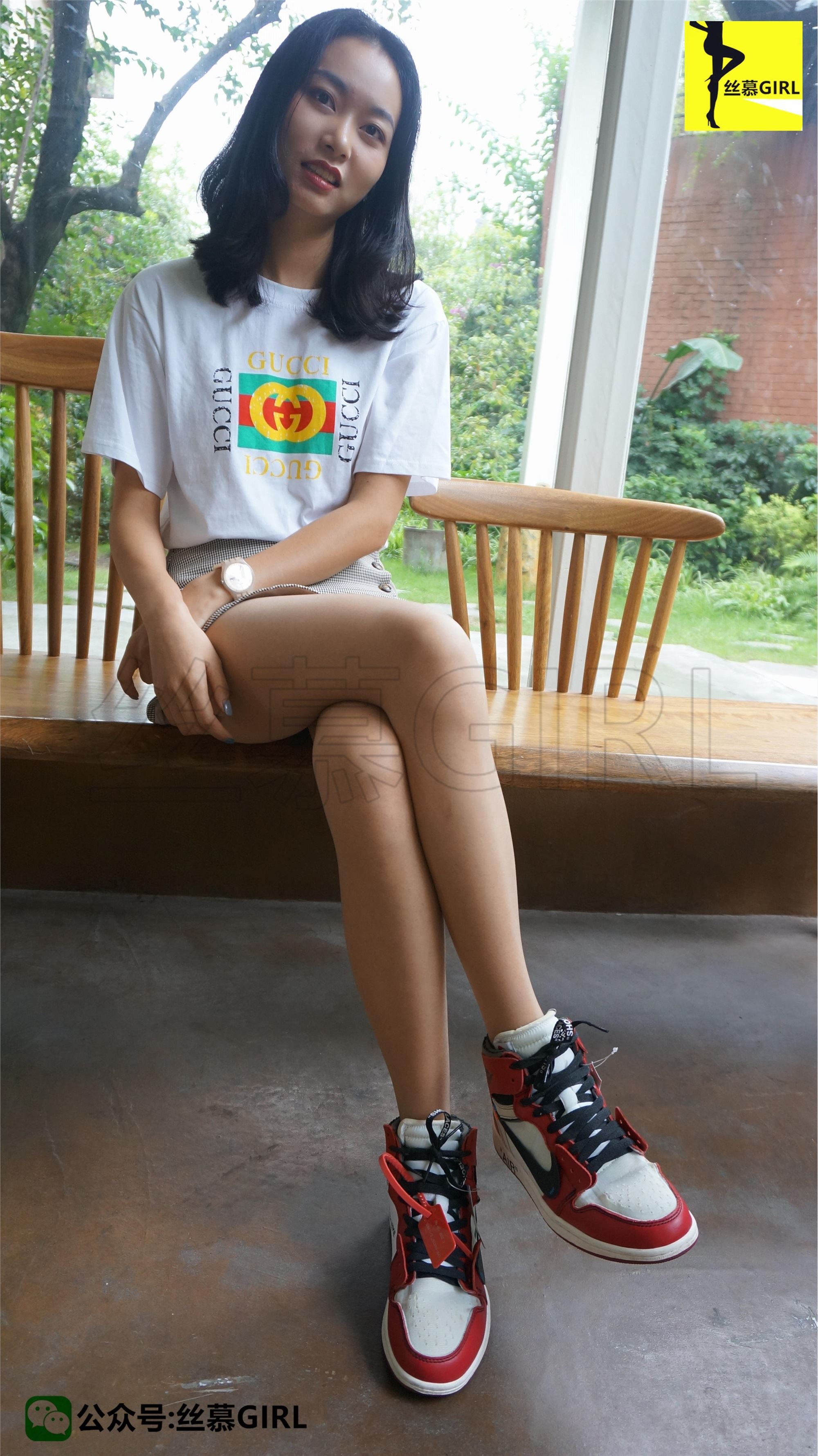 丝慕写真  第003期 模特：三万姐《秋风与长腿的故事》