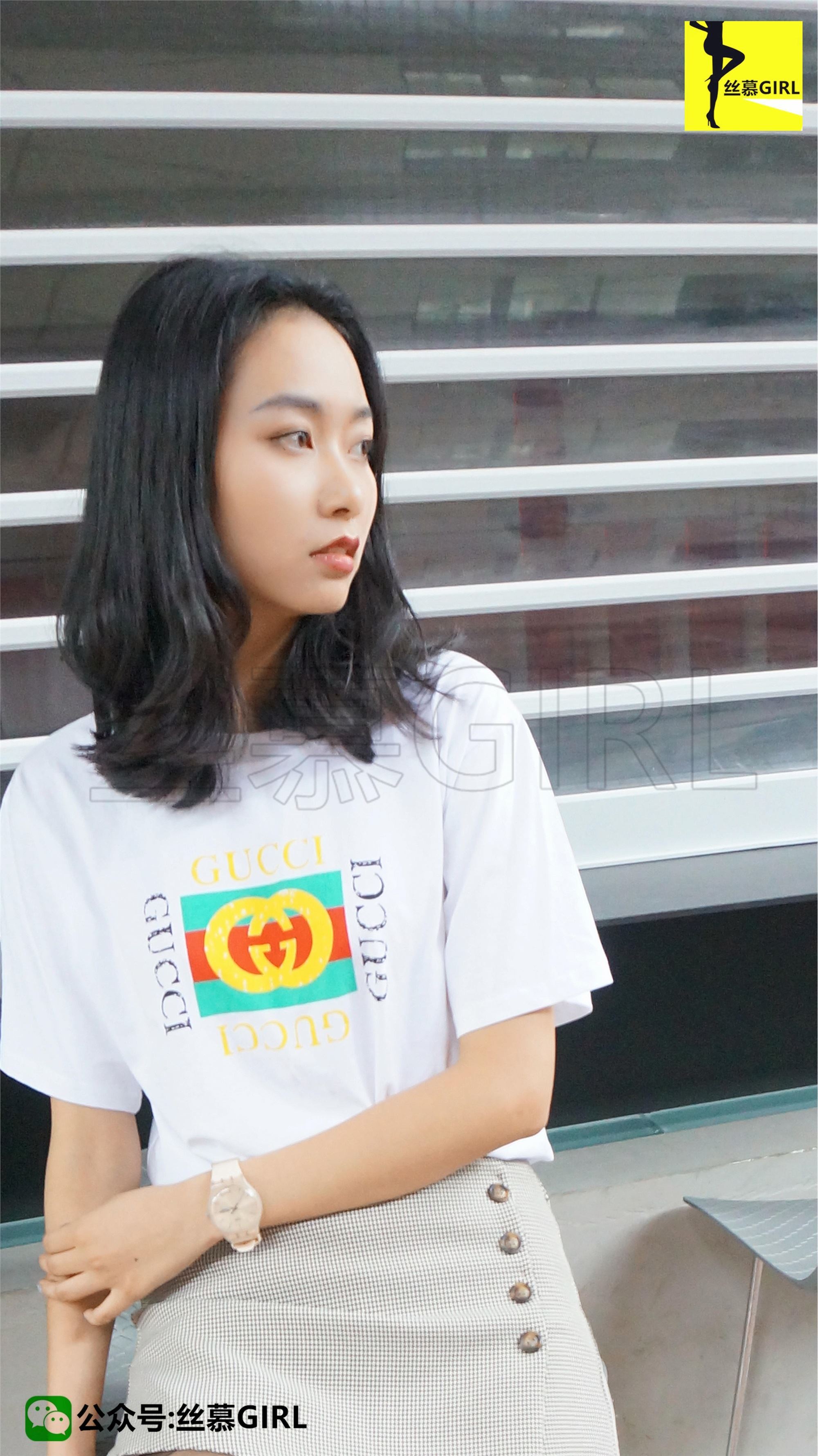 丝慕写真  第003期 模特：三万姐《秋风与长腿的故事》