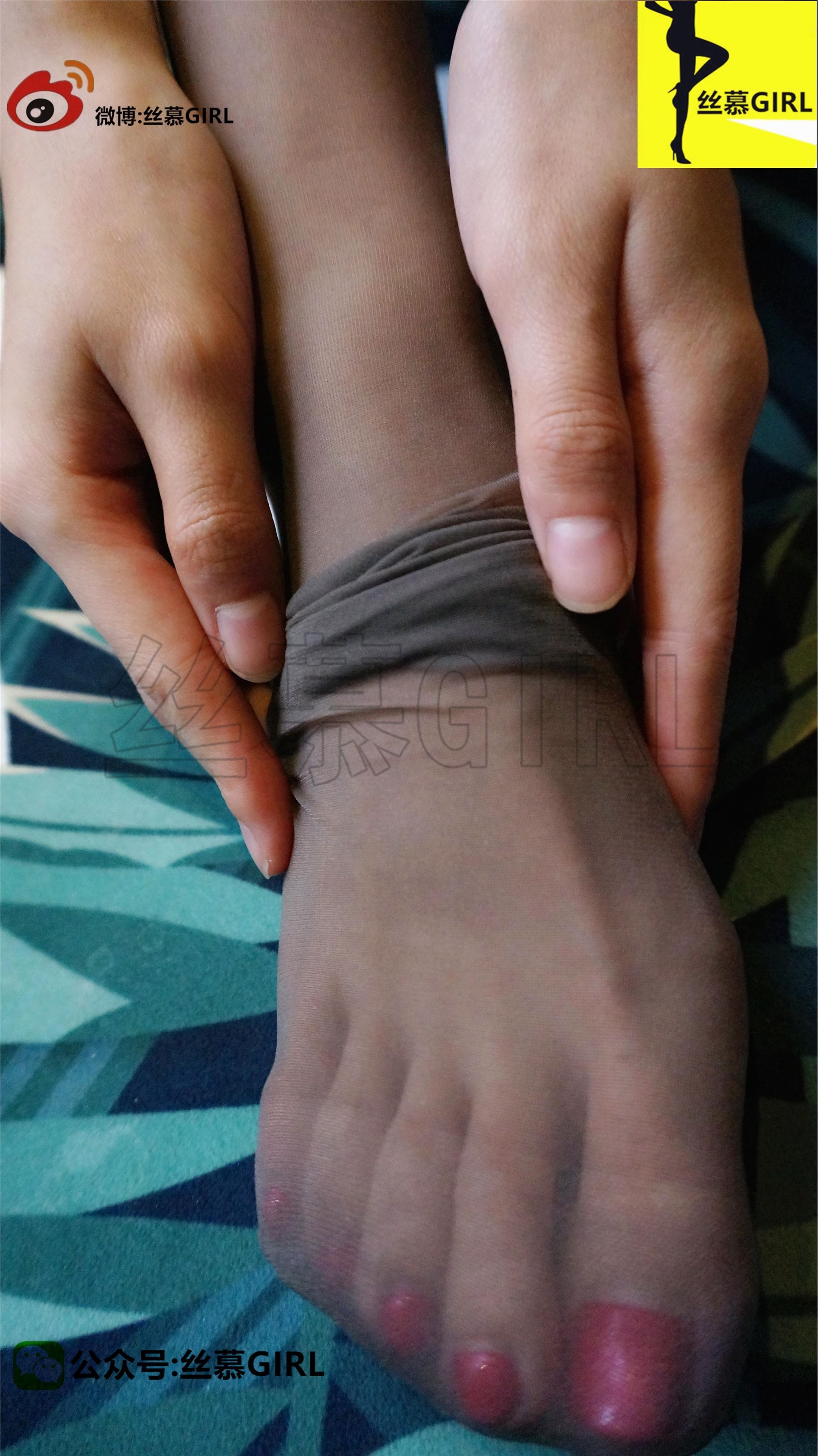 丝慕写真  第004期 模特：秋秋 私密GIRL-丝密系列《主人该起床了》