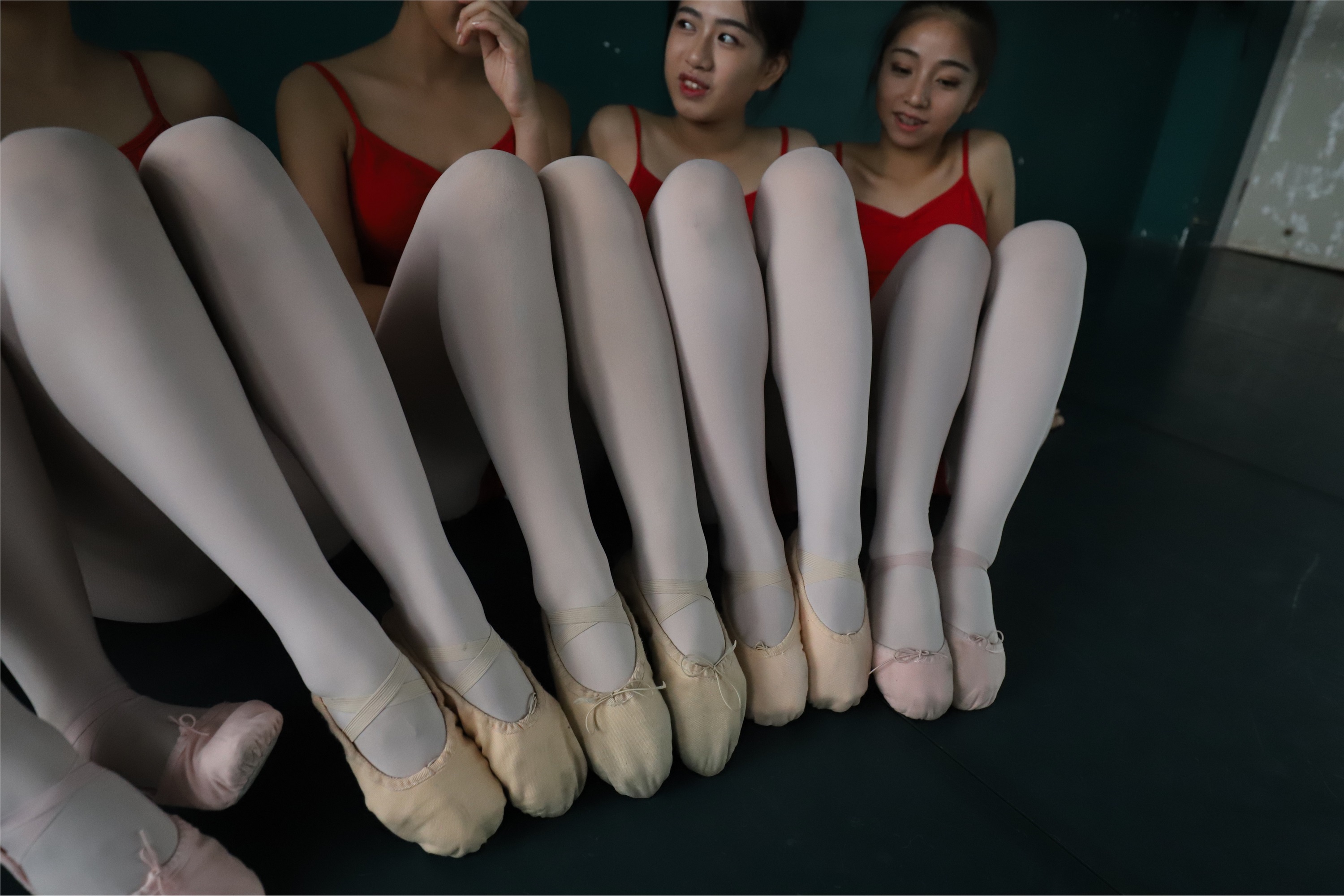 大西瓜美女图片 W020 舞蹈家-红色669p1