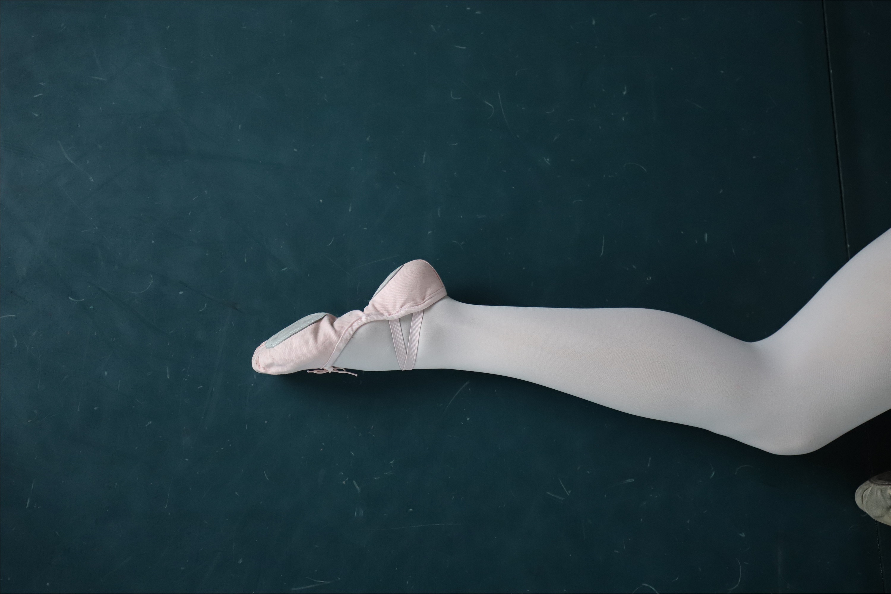 大西瓜美女图片 W020 舞蹈家-红色669p1