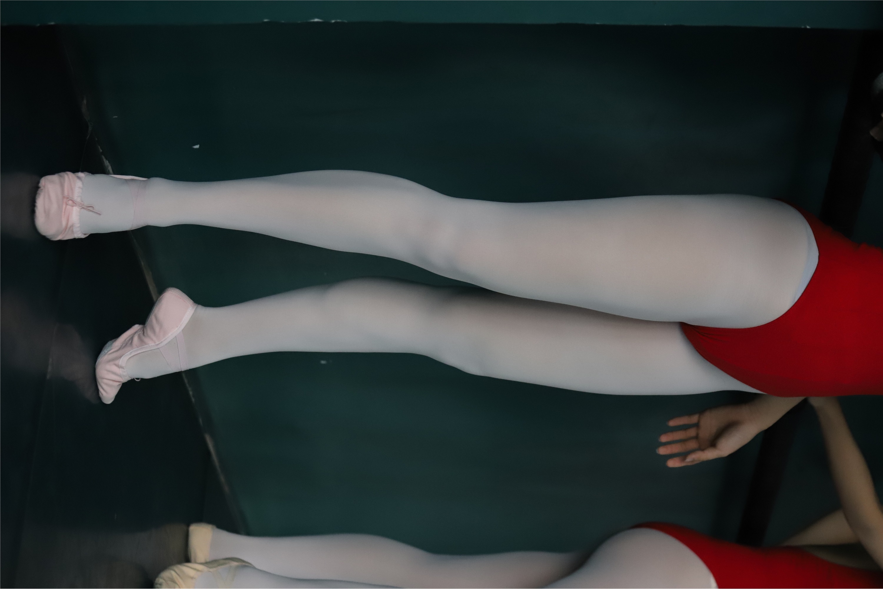 大西瓜美女图片 W020 舞蹈家-红色669p2