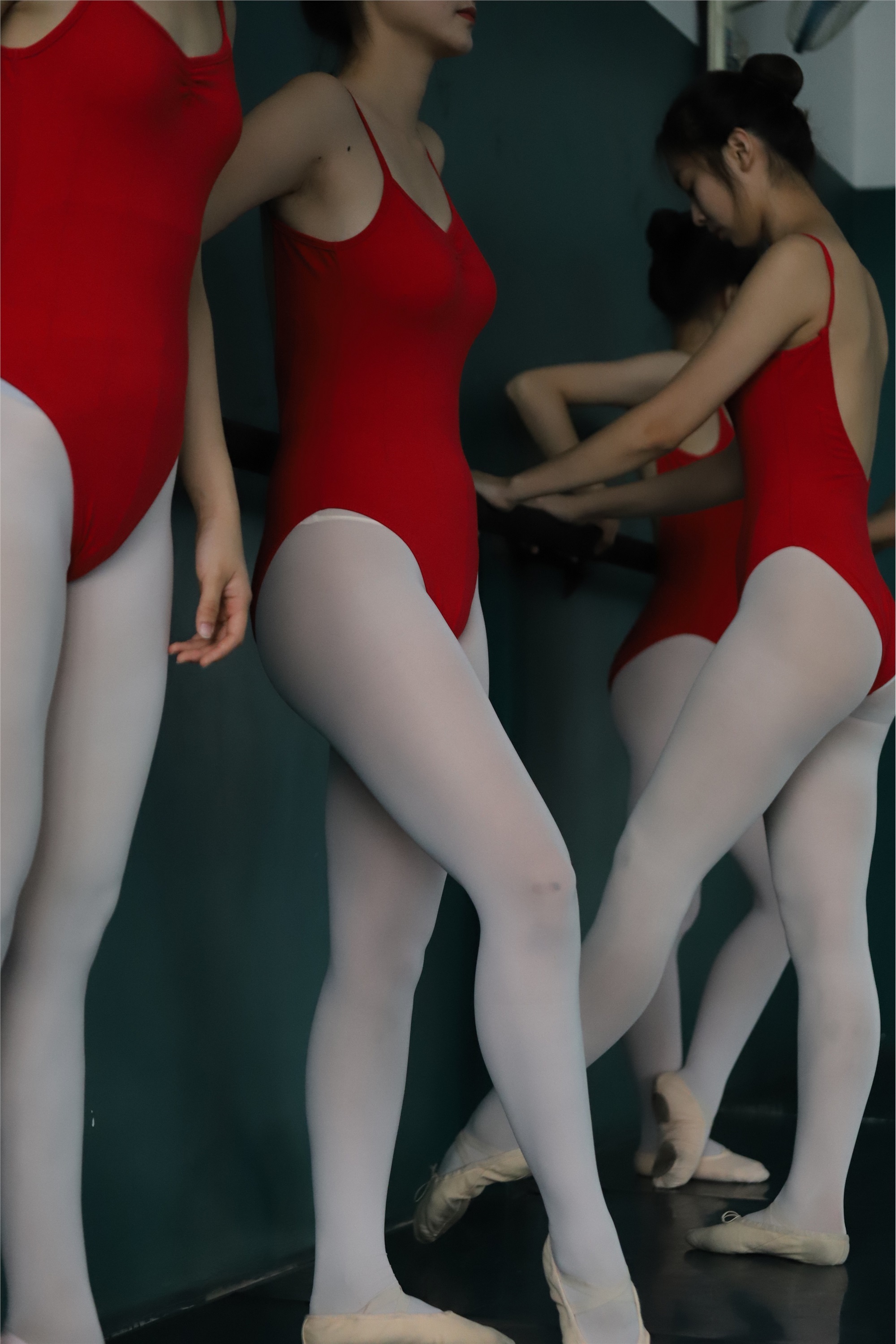 大西瓜美女图片 W020 舞蹈家-红色669p2