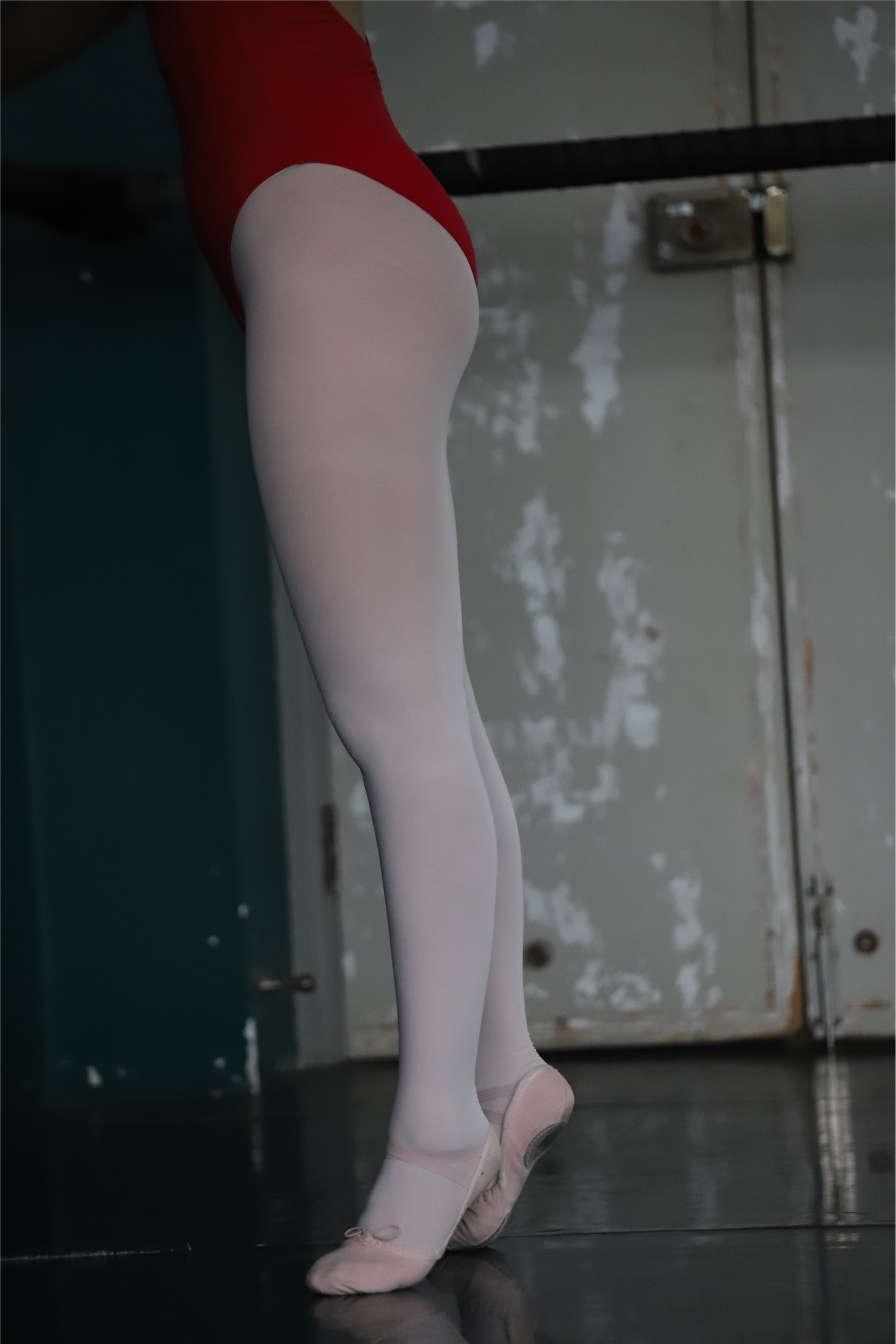 大西瓜美女图片 W020 舞蹈家-红色669p2