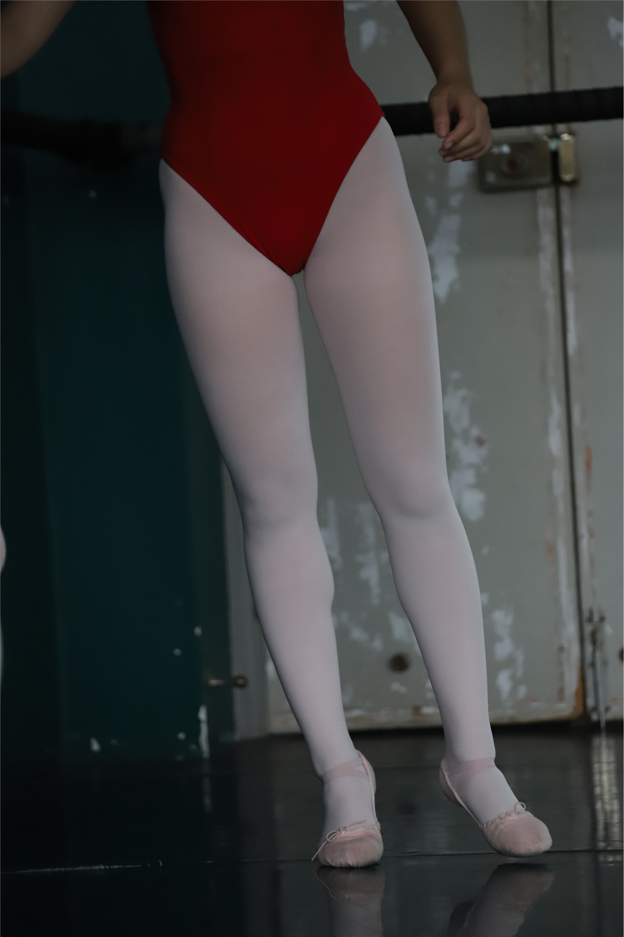 大西瓜美女图片 W020 舞蹈家-红色669p2