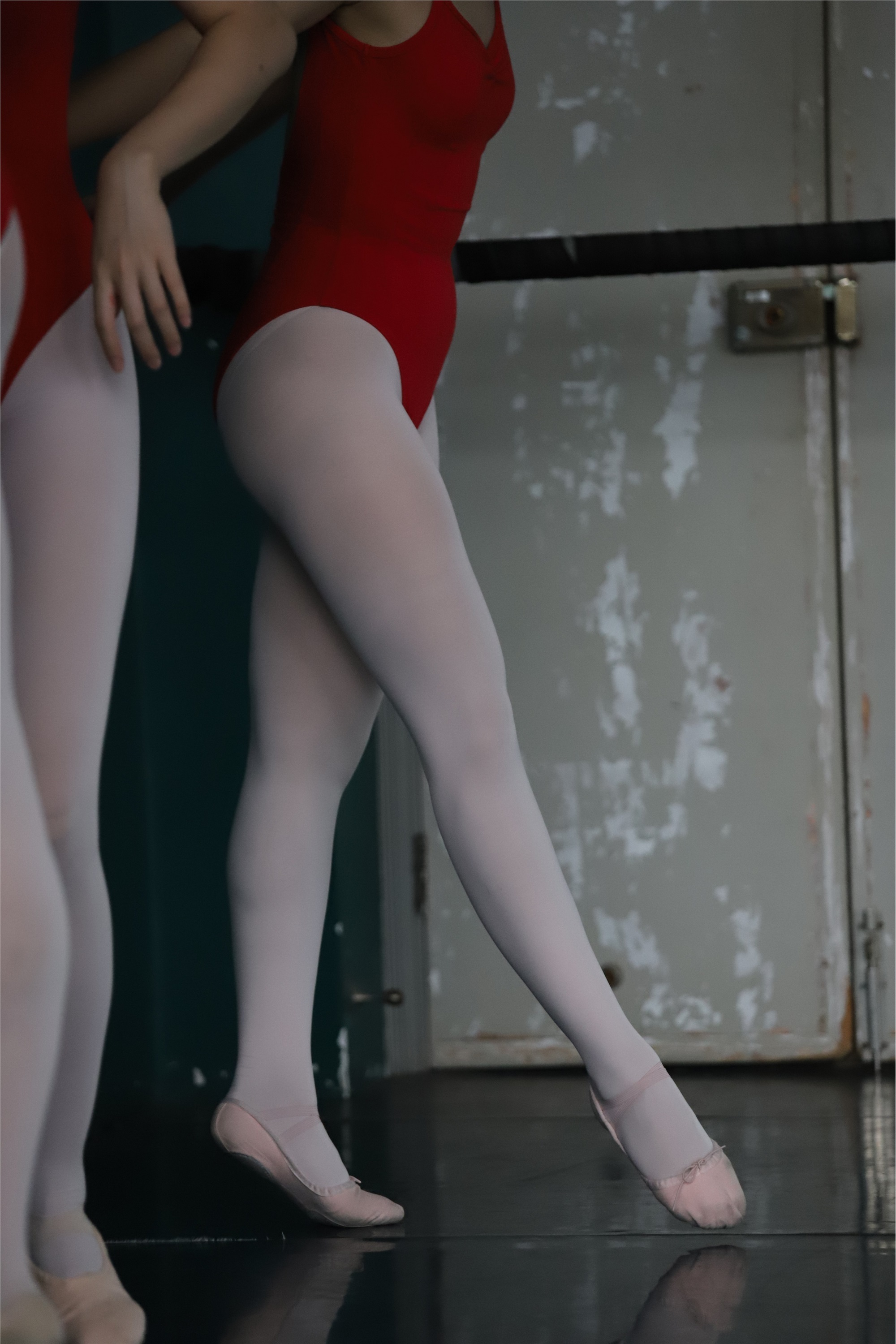 大西瓜美女图片 W020 舞蹈家-红色669p2