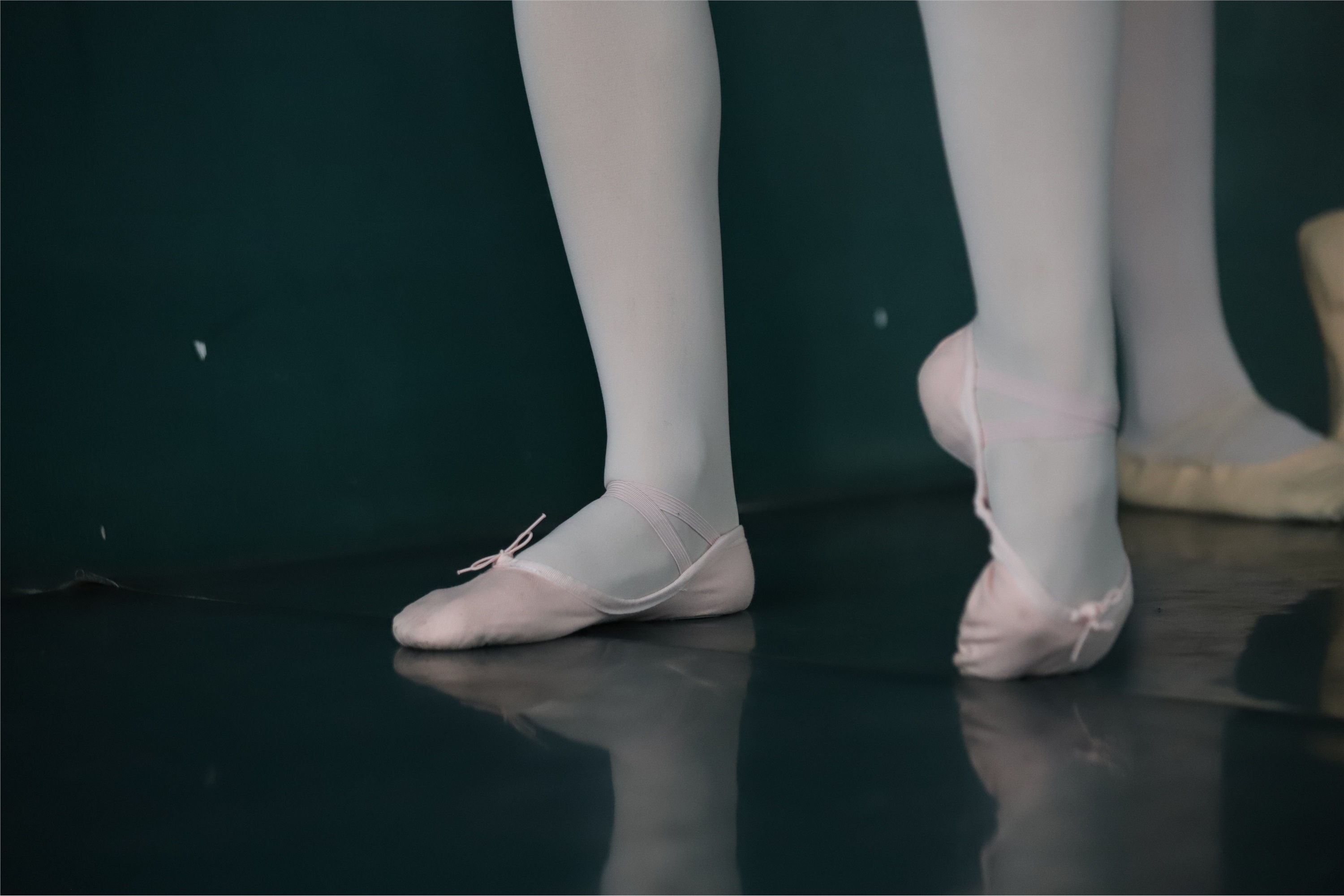 大西瓜美女图片 W020 舞蹈家-红色669p2