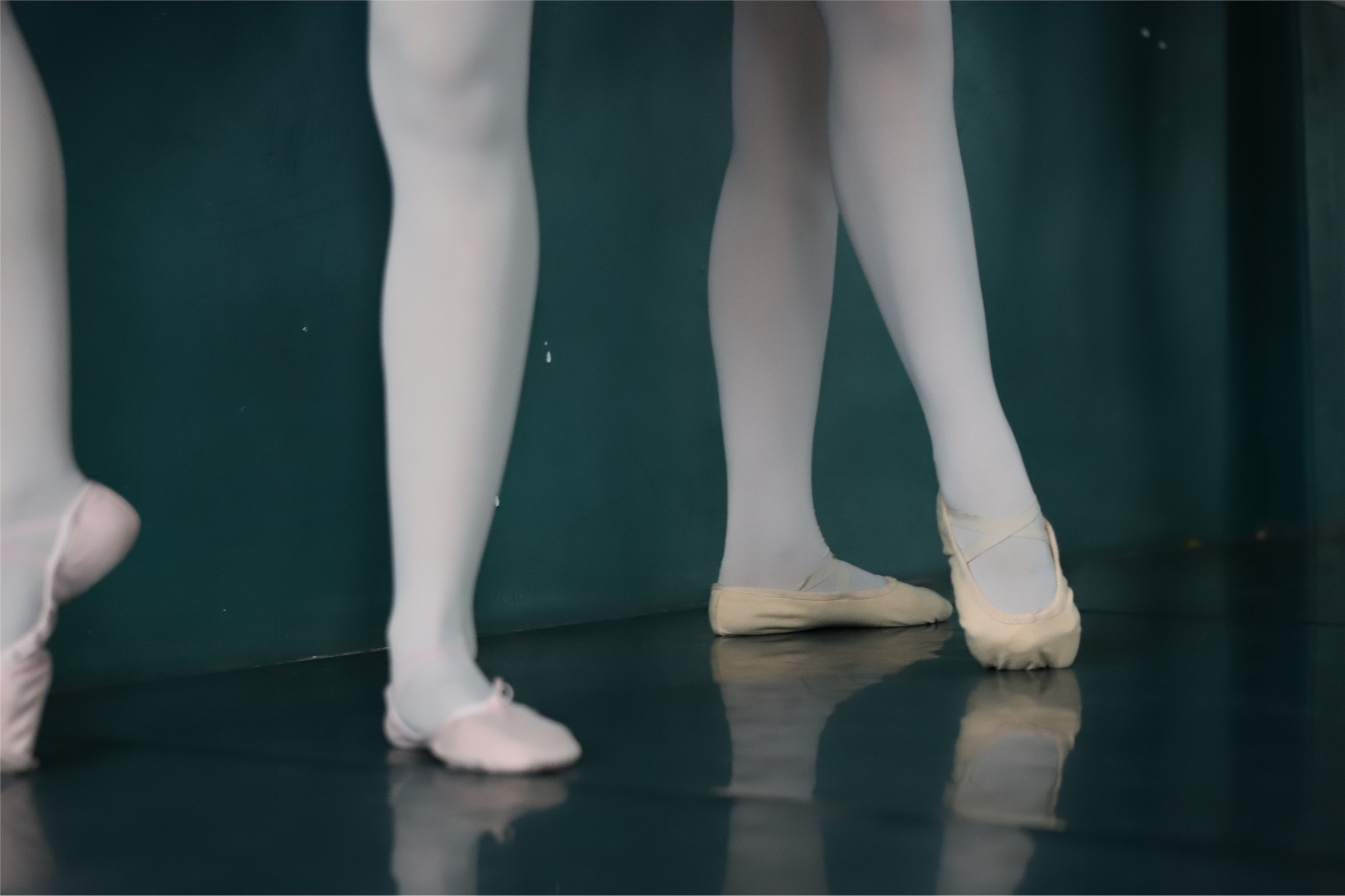 大西瓜美女图片 W020 舞蹈家-红色669p2