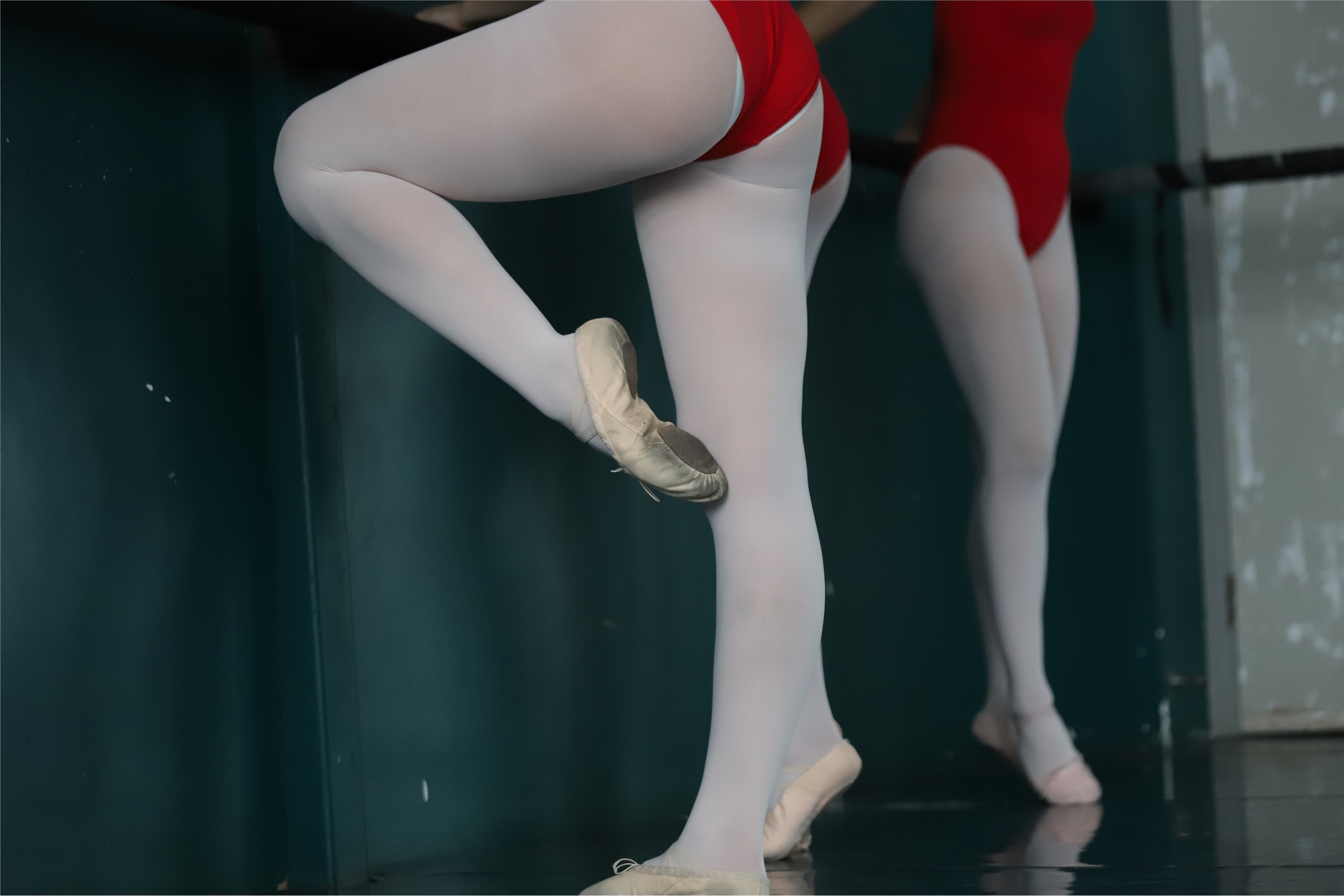 大西瓜美女图片 W020 舞蹈家-红色669p2