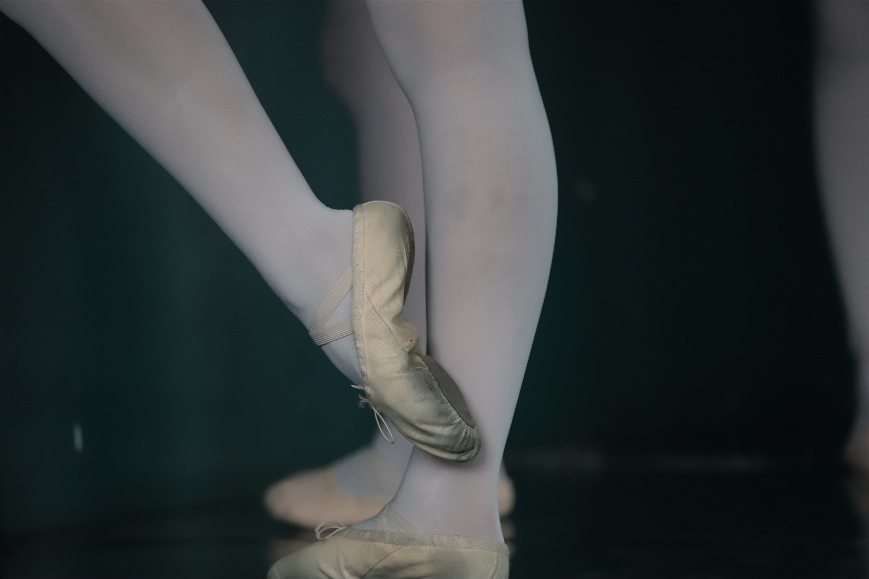 大西瓜美女图片 W020 舞蹈家-红色669p2