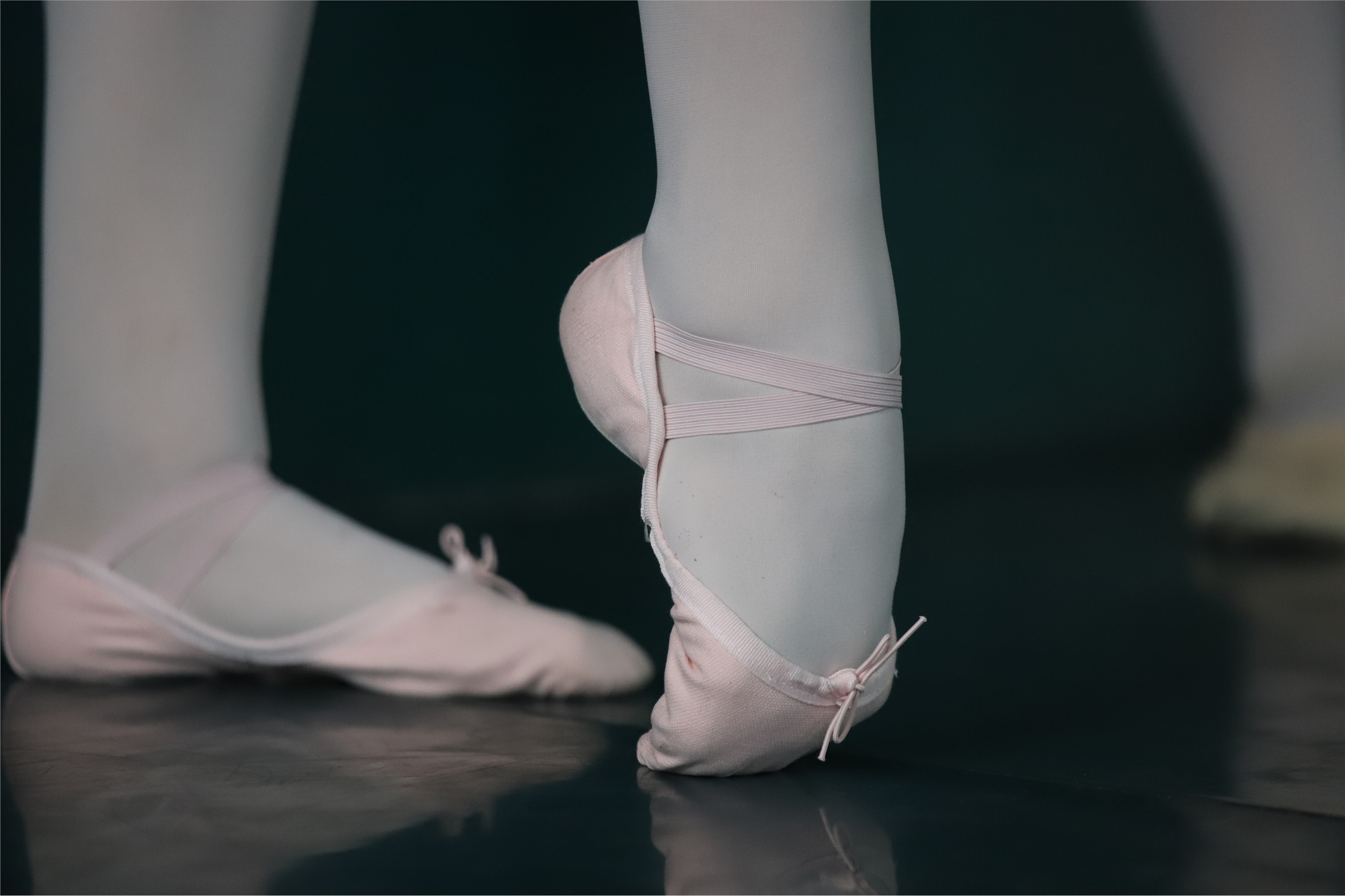 大西瓜美女图片 W020 舞蹈家-红色669p2