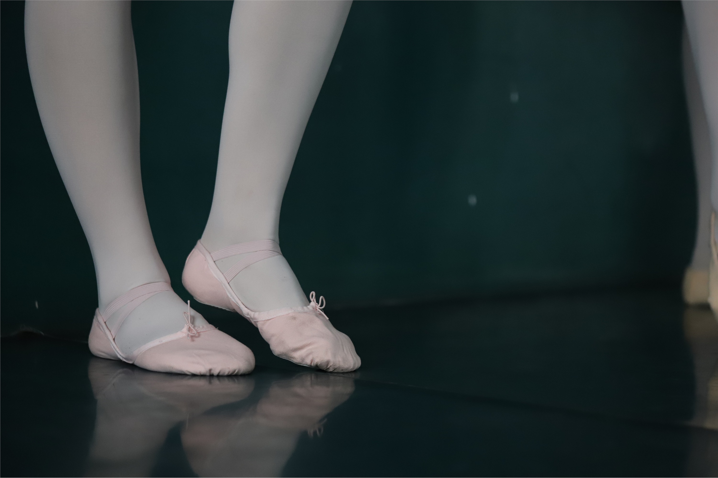 大西瓜美女图片 W020 舞蹈家-红色669p2