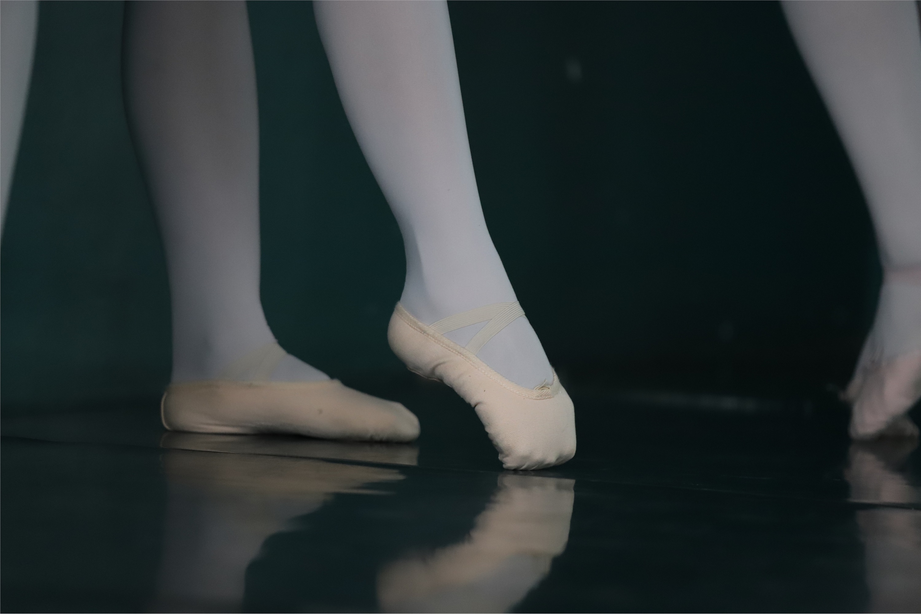 大西瓜美女图片 W020 舞蹈家-红色669p2