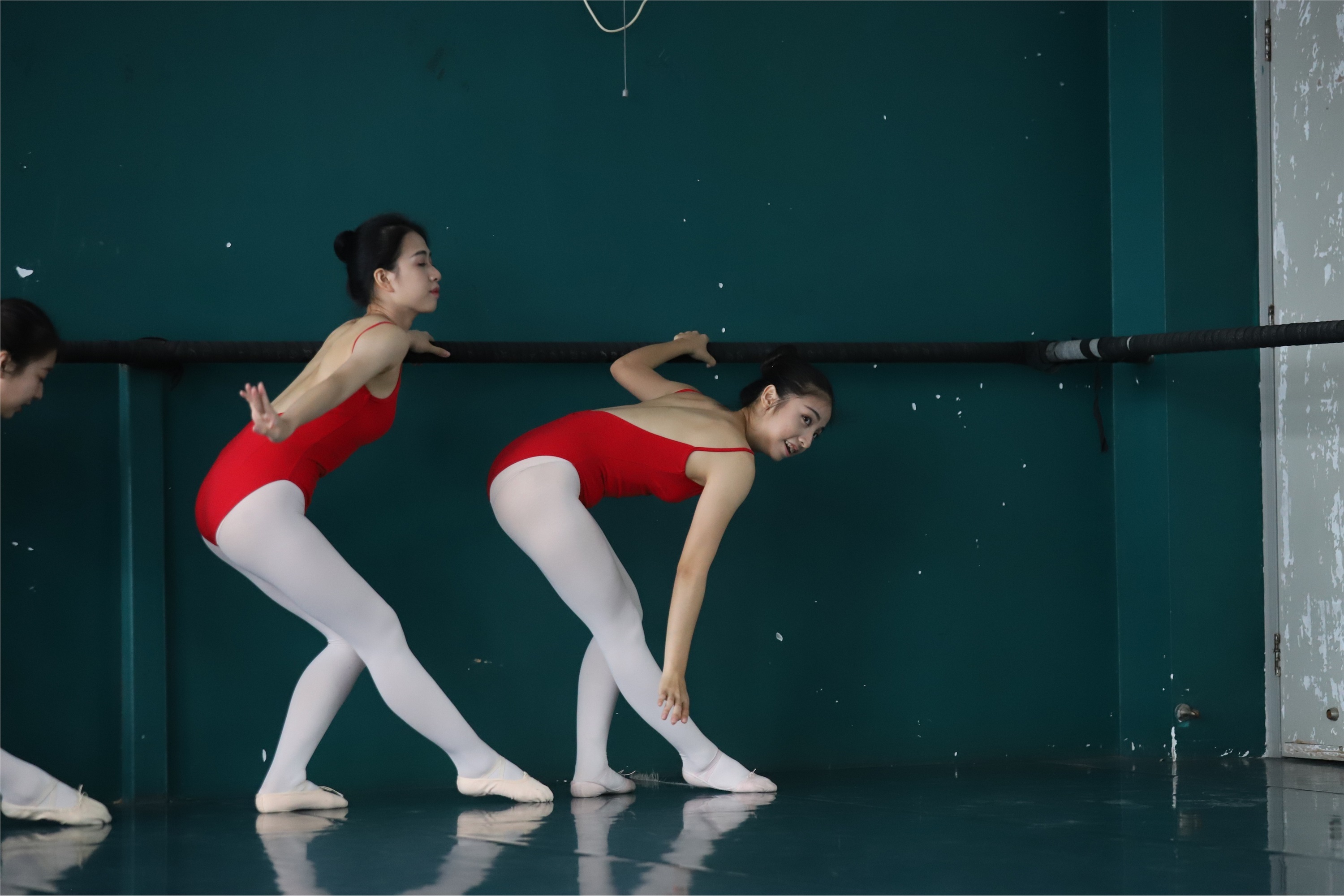 大西瓜美女图片 W020 舞蹈家-红色669p2