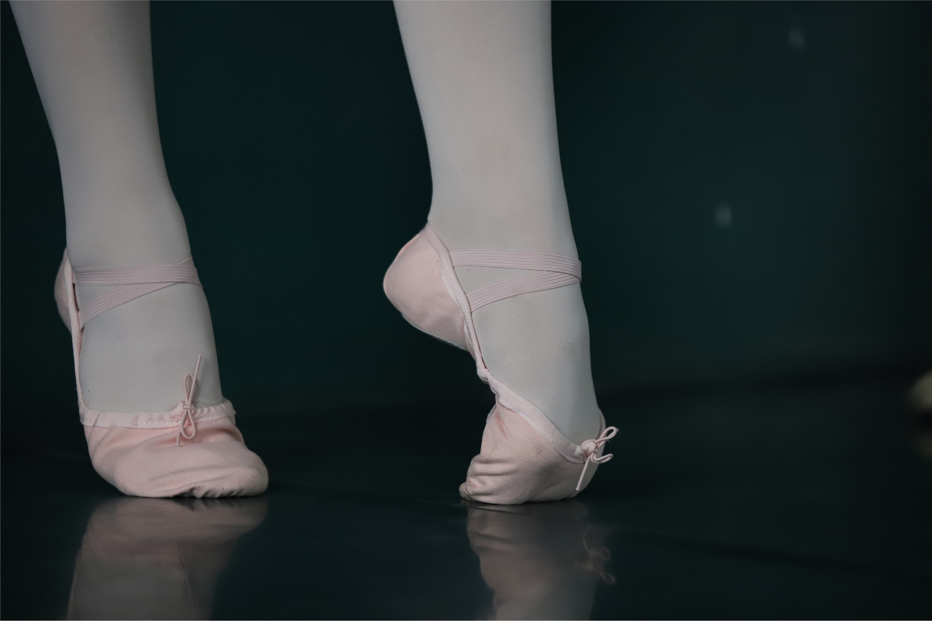 大西瓜美女图片 W020 舞蹈家-红色669p2