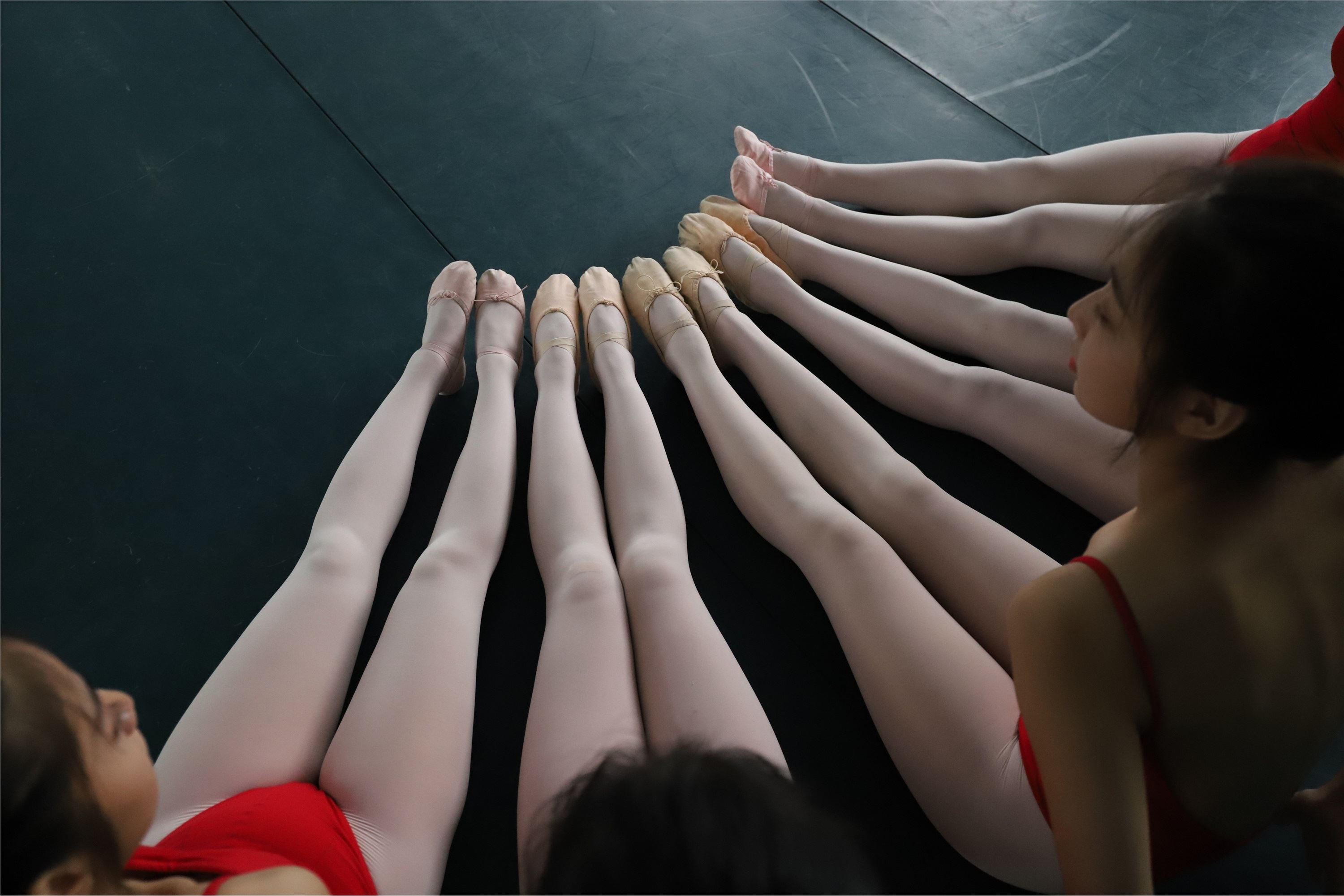 大西瓜美女图片 W020 舞蹈家-红色669p2