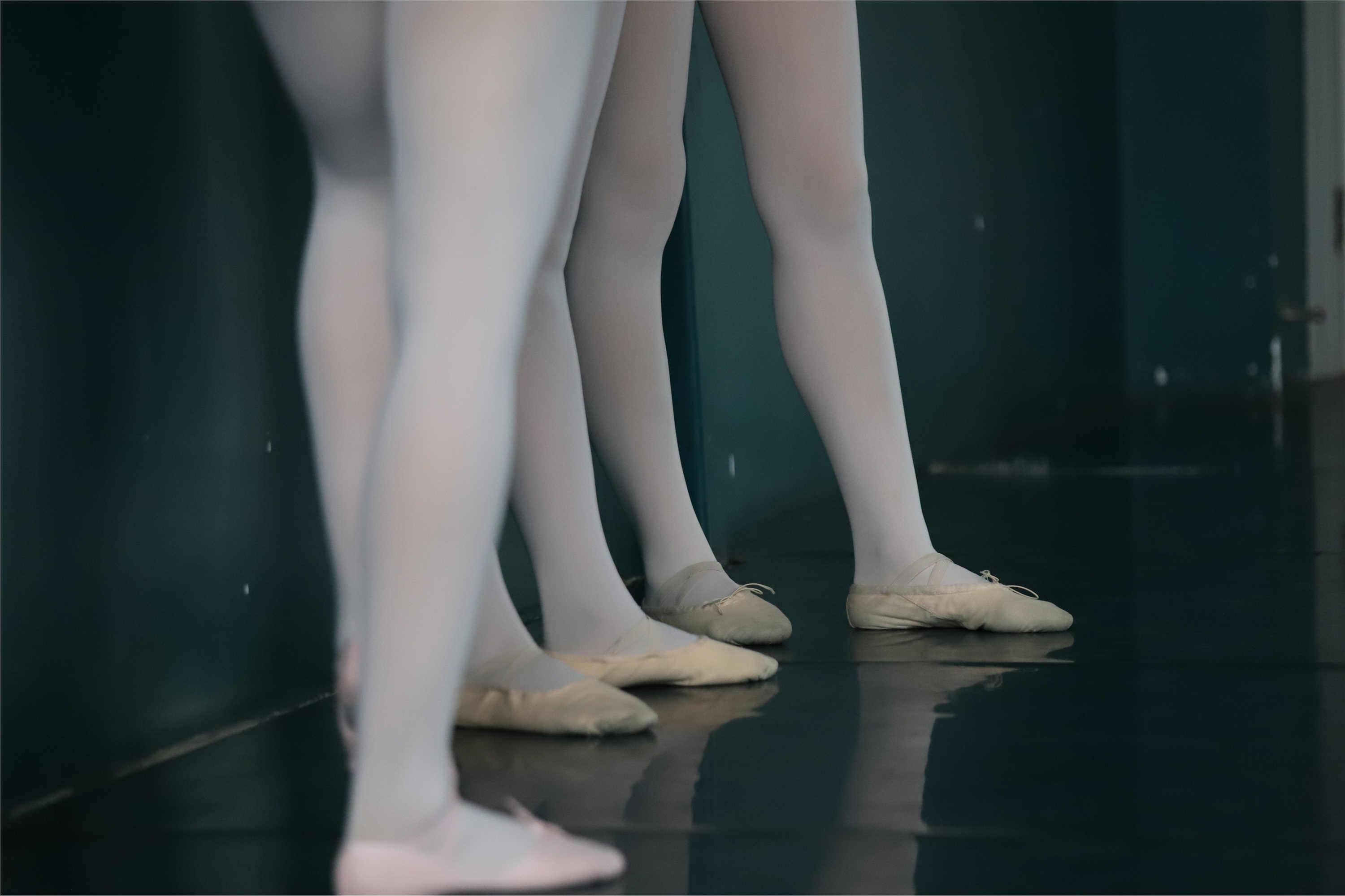 大西瓜美女图片 W020 舞蹈家-红色669p2