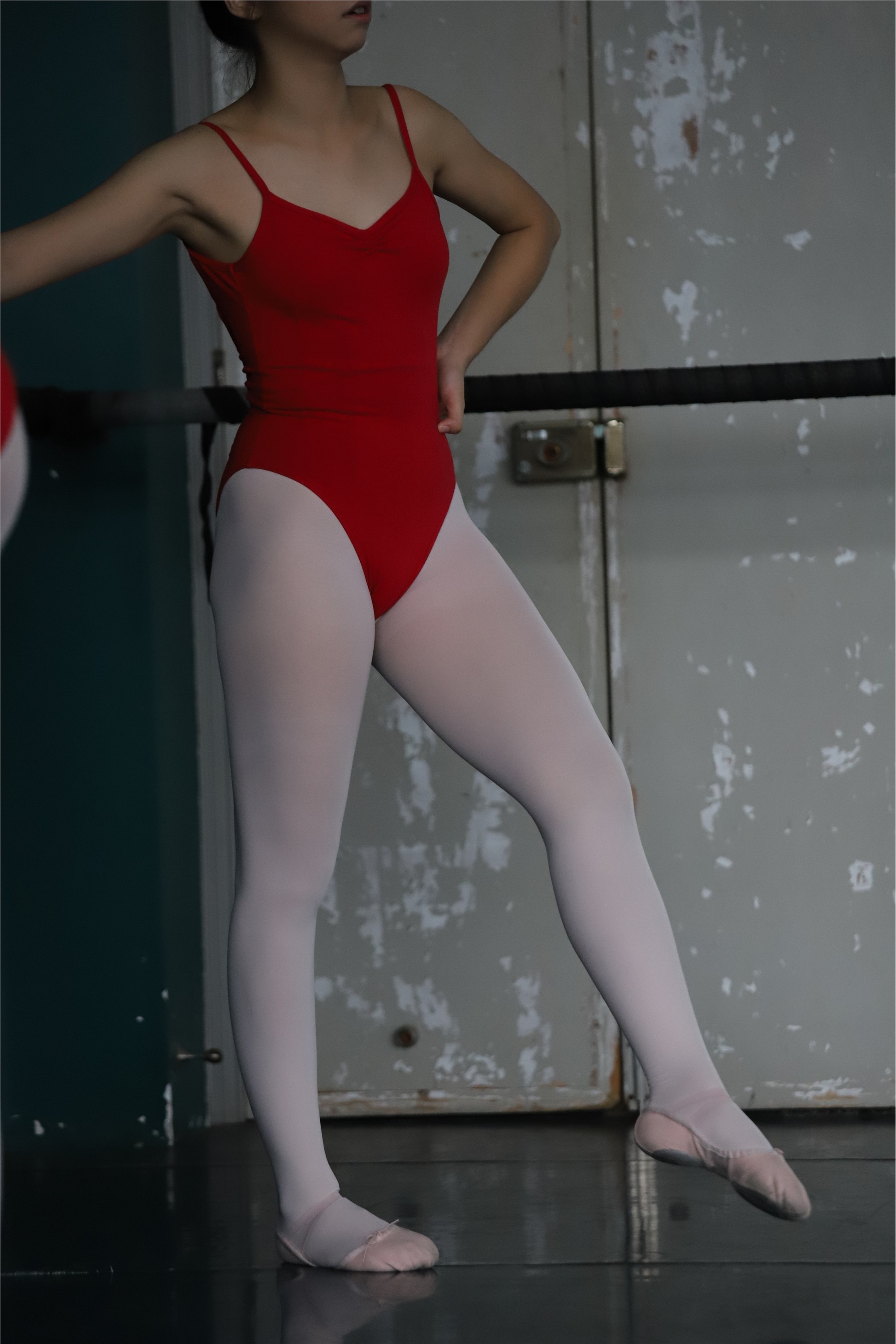 大西瓜美女图片 W020 舞蹈家-红色669p2